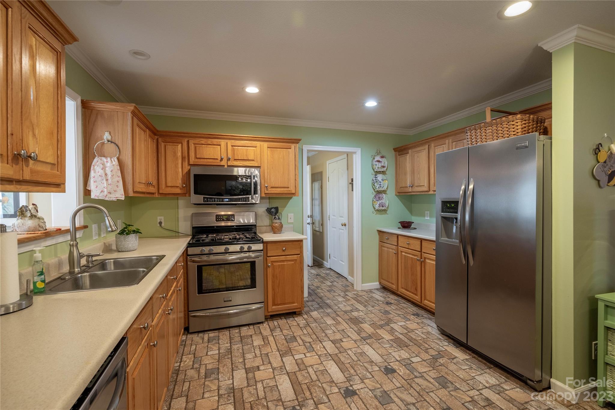 352 Dirty Ankle Road
