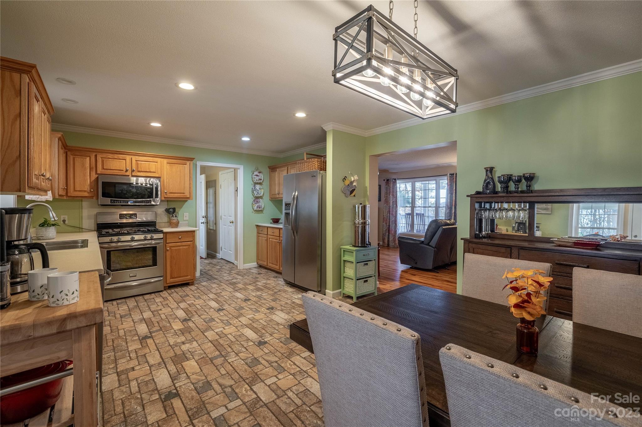 352 Dirty Ankle Road