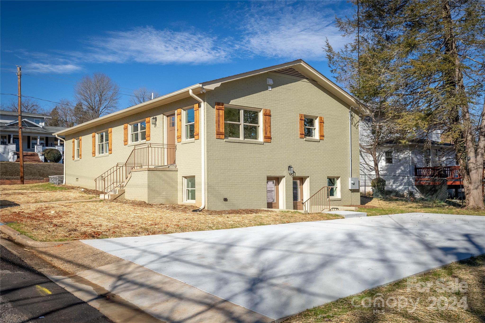 113 Burkemont Avenue