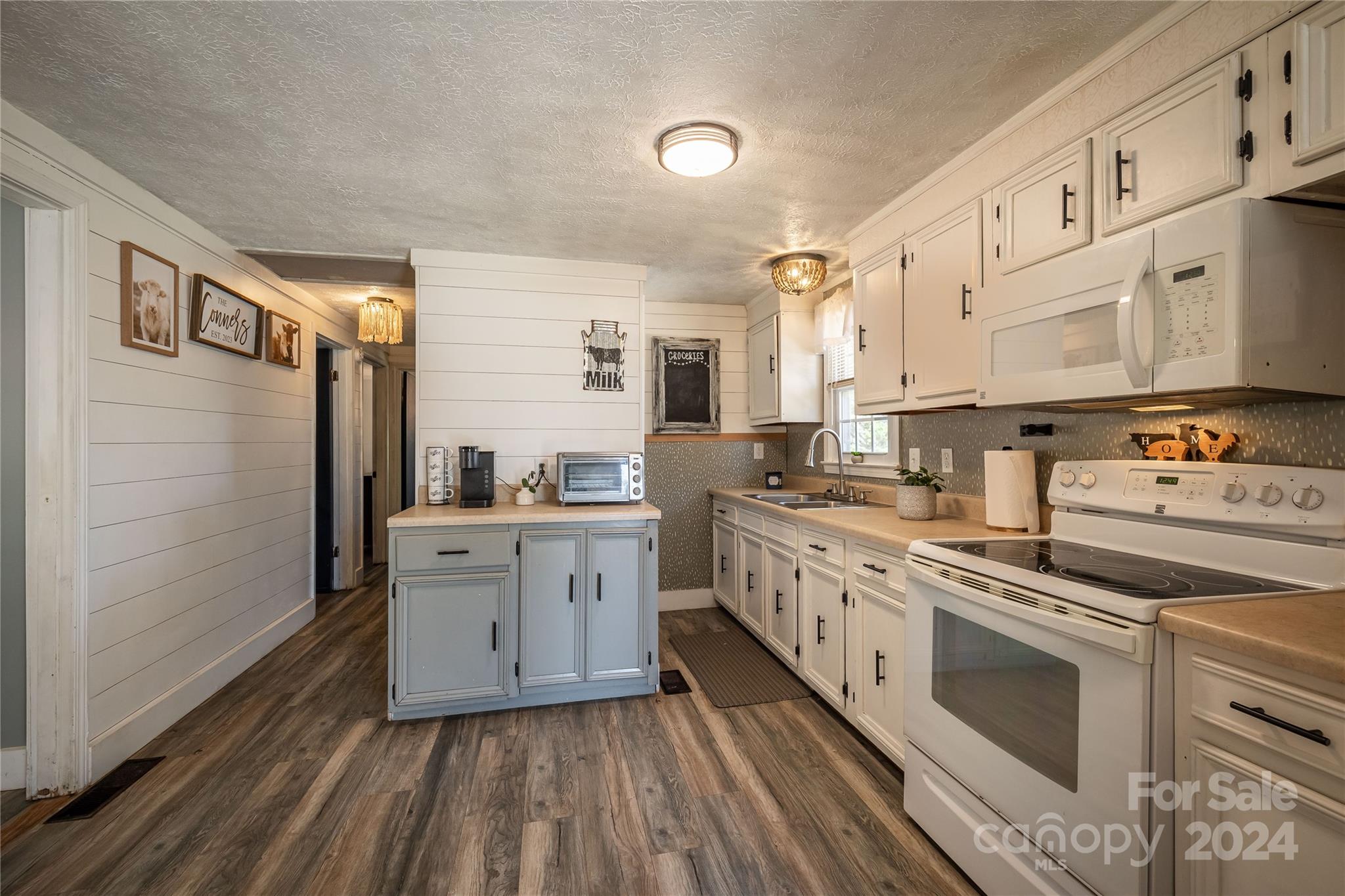 3678 Vantage Heights Circle
