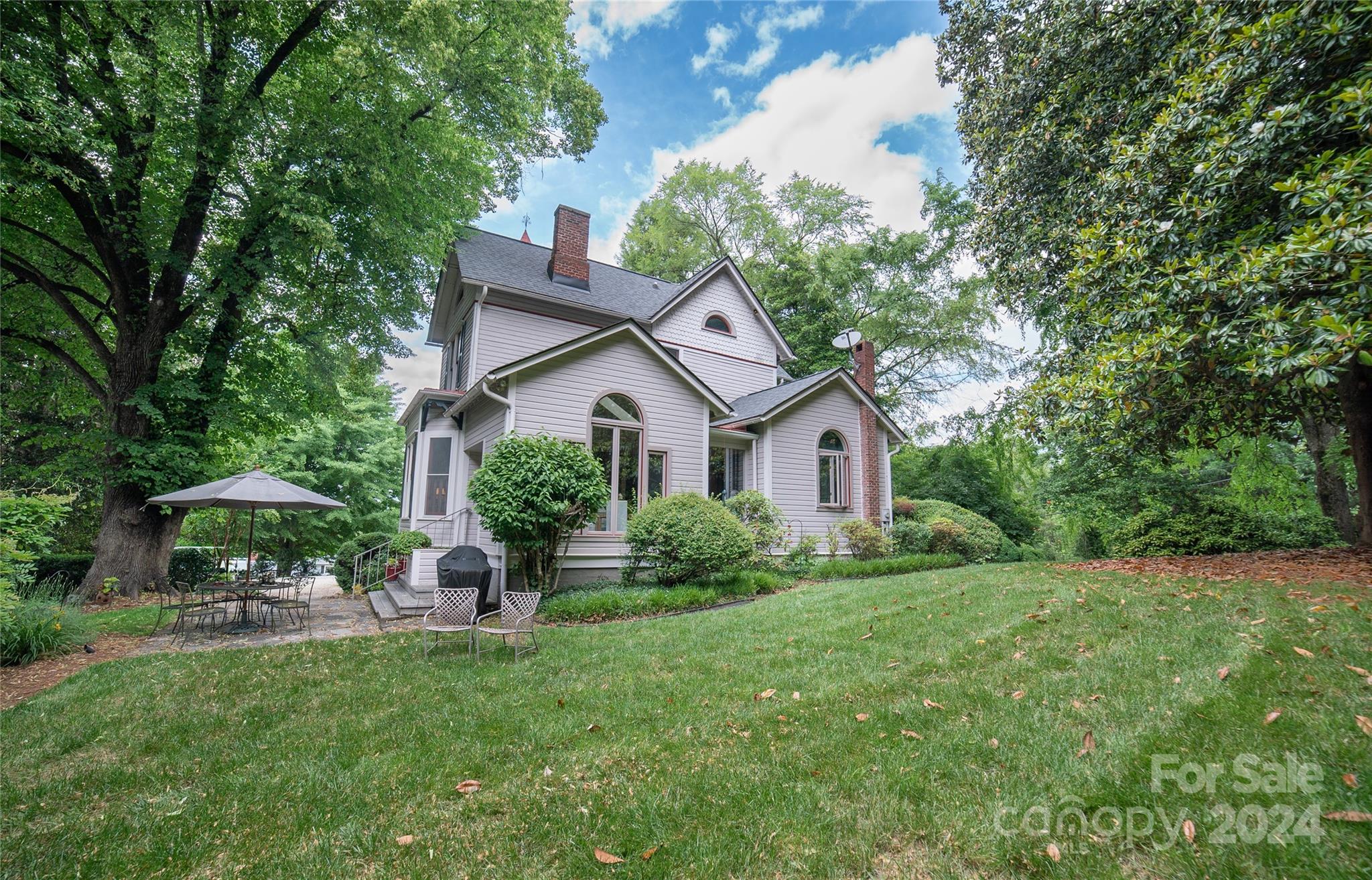 213 Riverside Drive