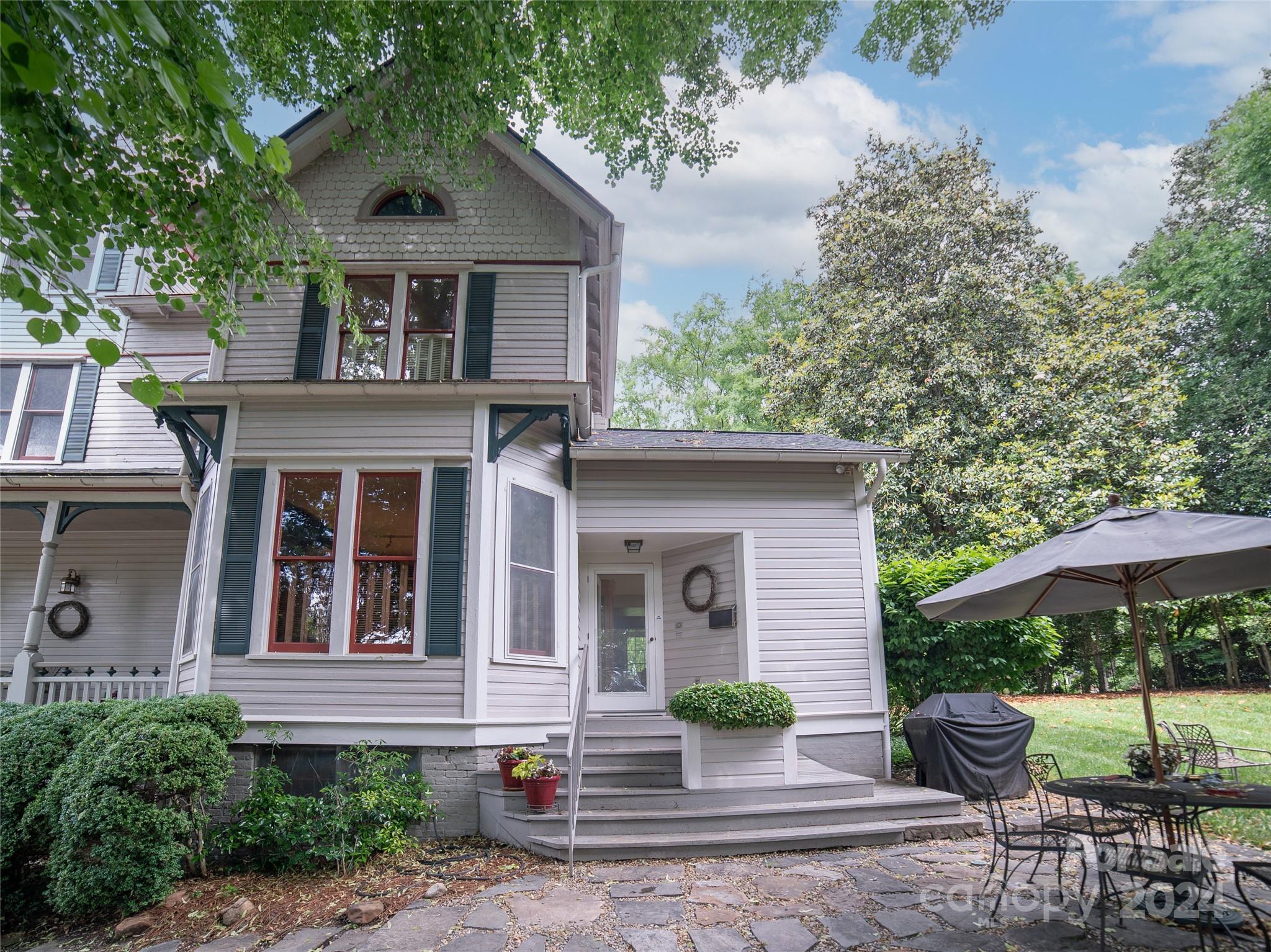 213 Riverside Drive