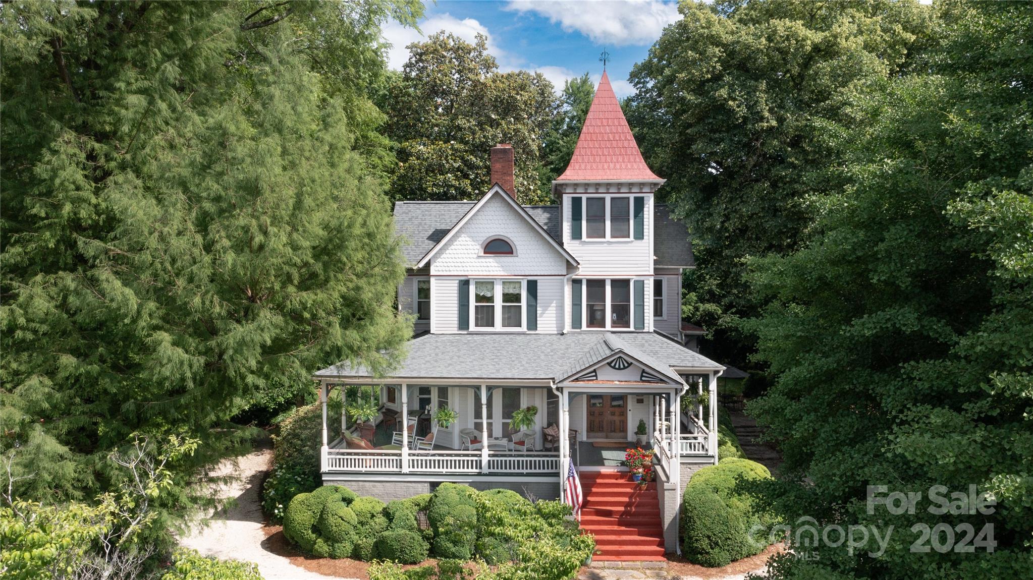 213 Riverside Drive