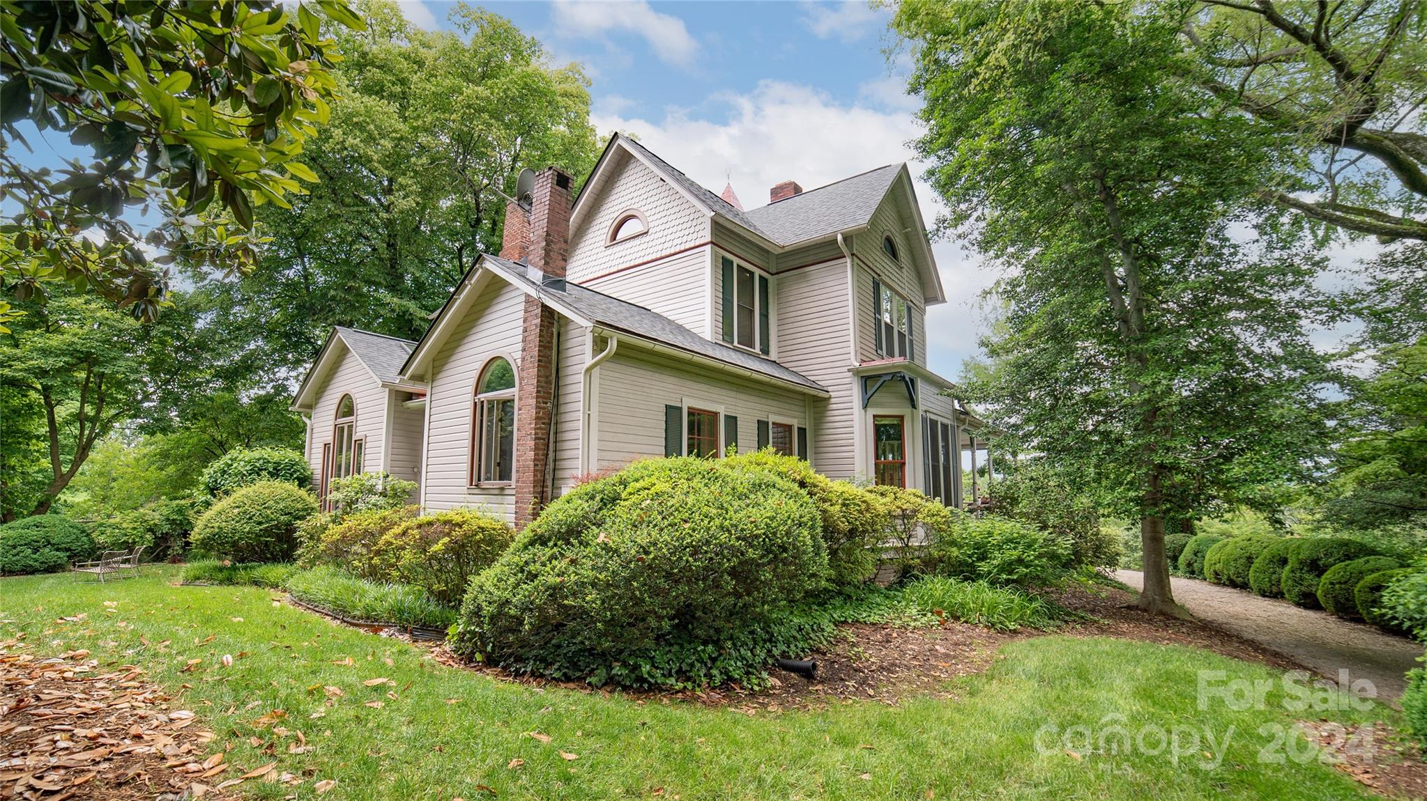 213 Riverside Drive