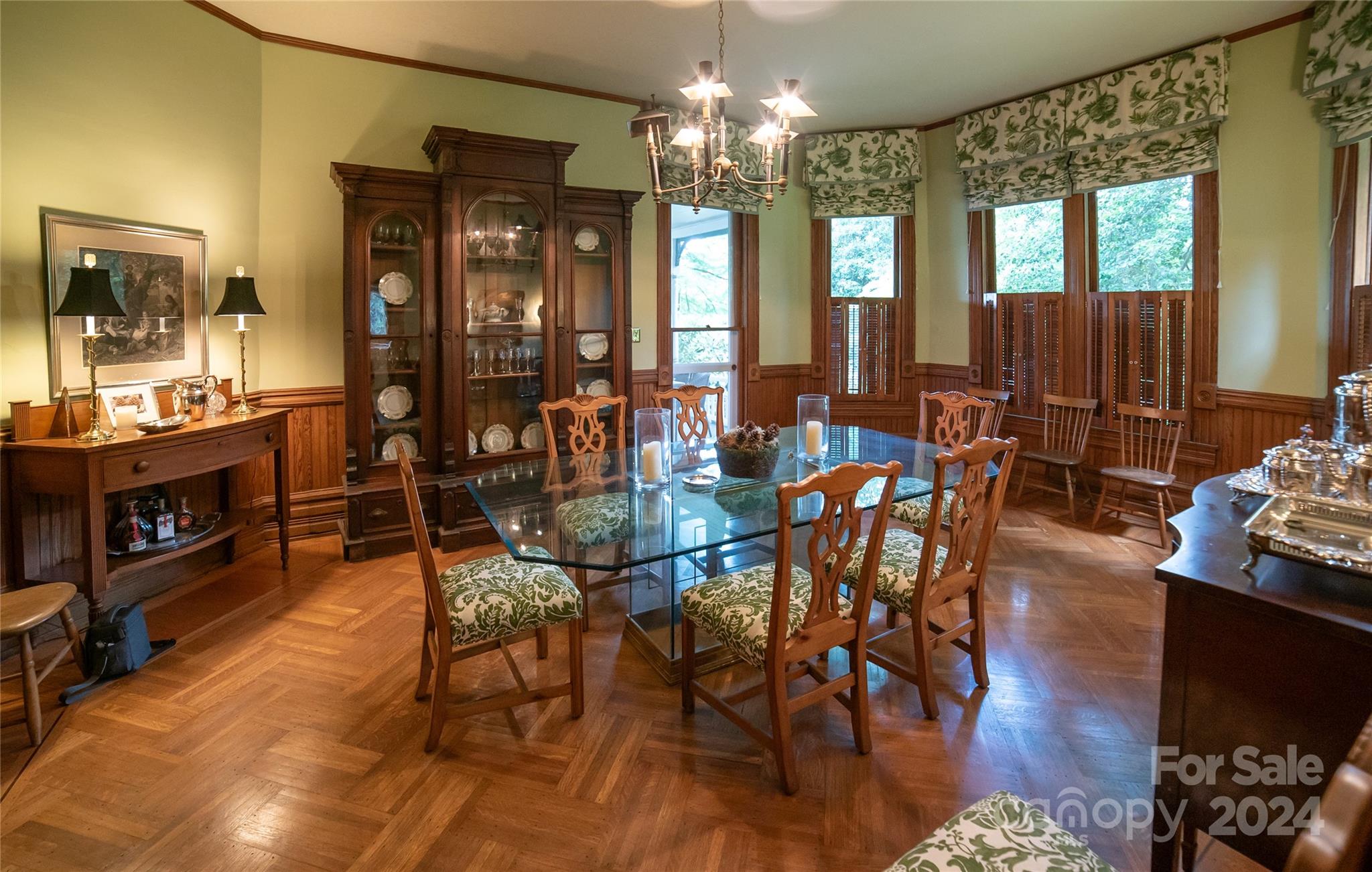 213 Riverside Drive
