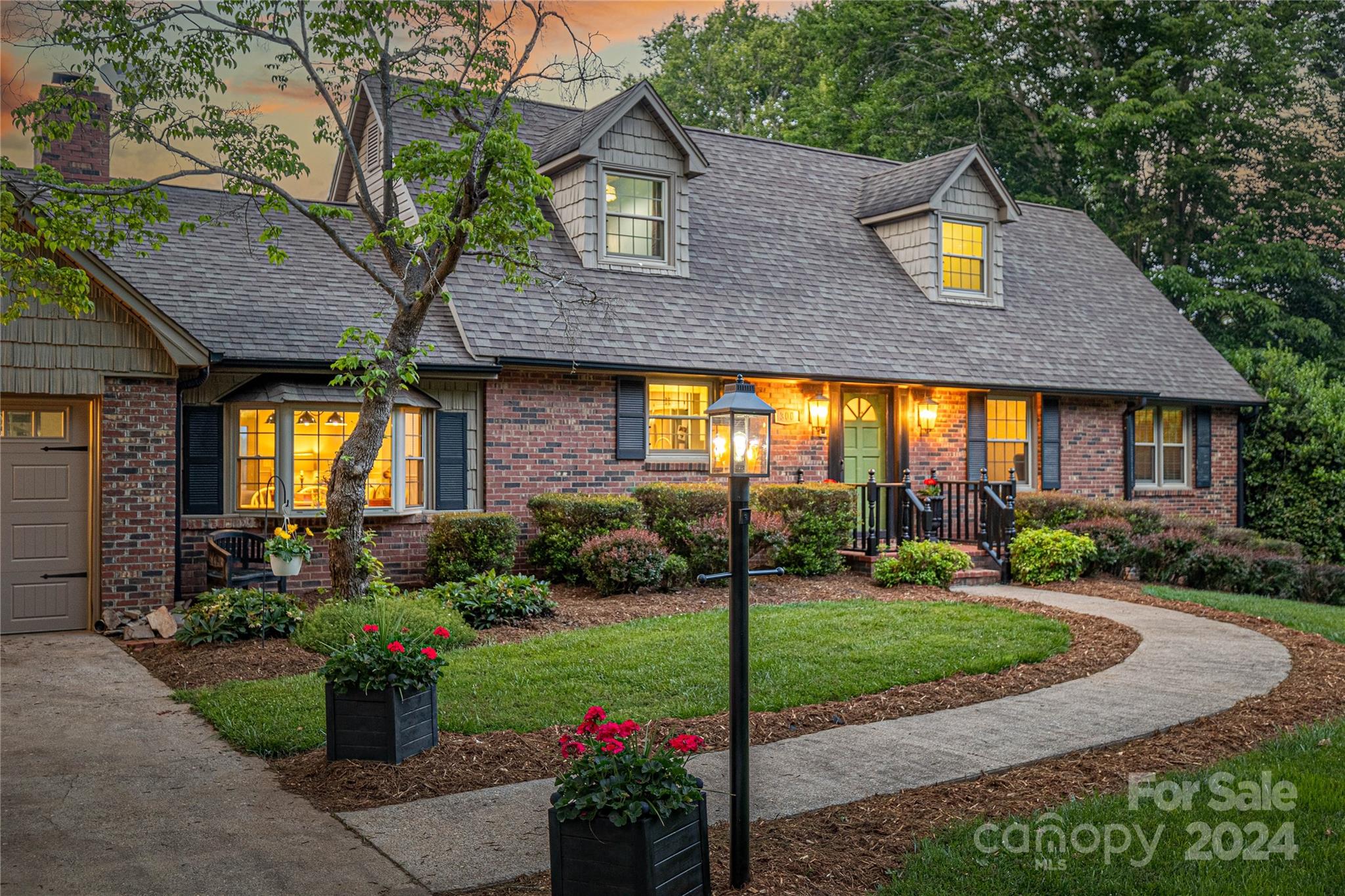 300 Castlegate Drive