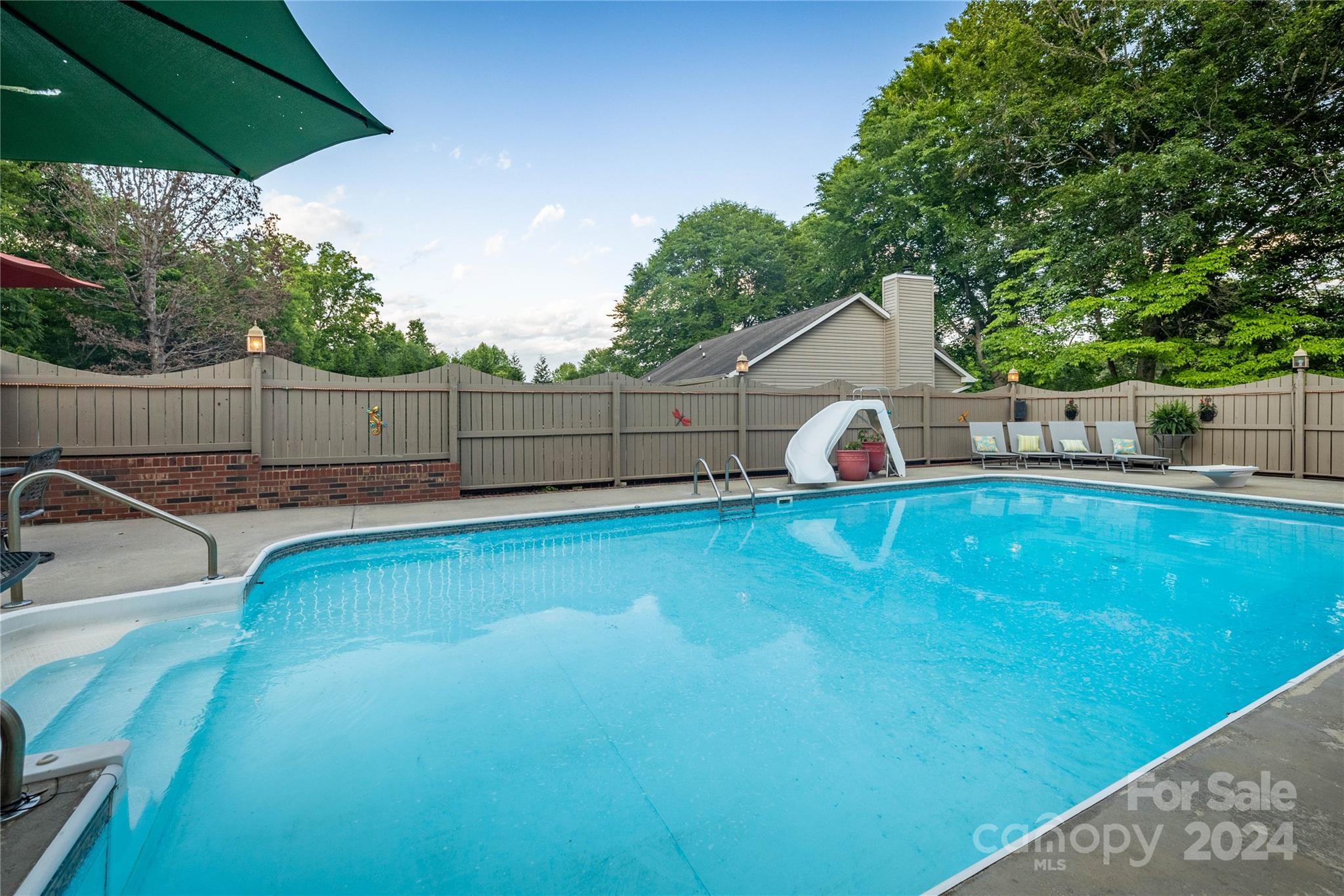 300 Castlegate Drive
