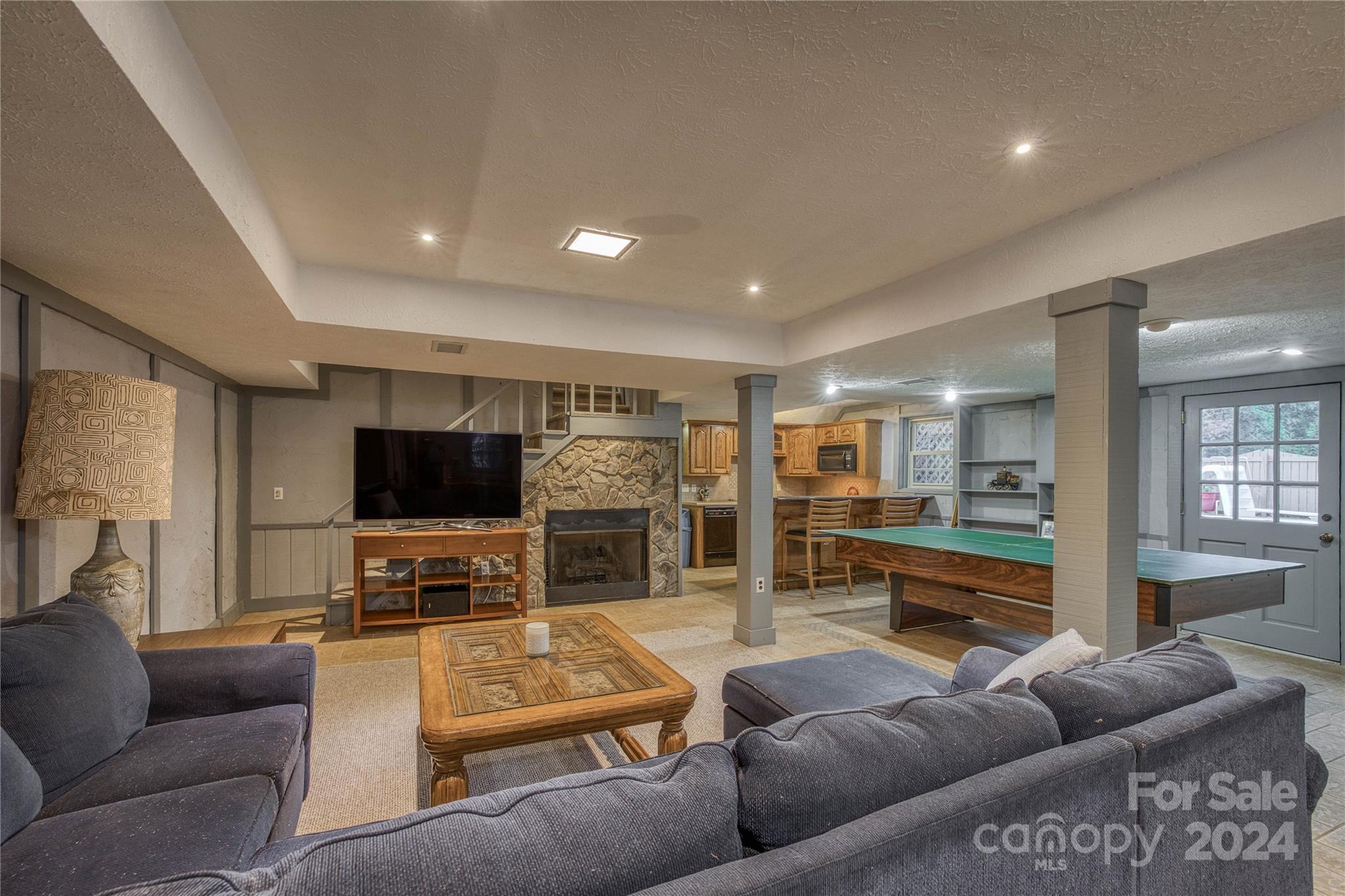 300 Castlegate Drive