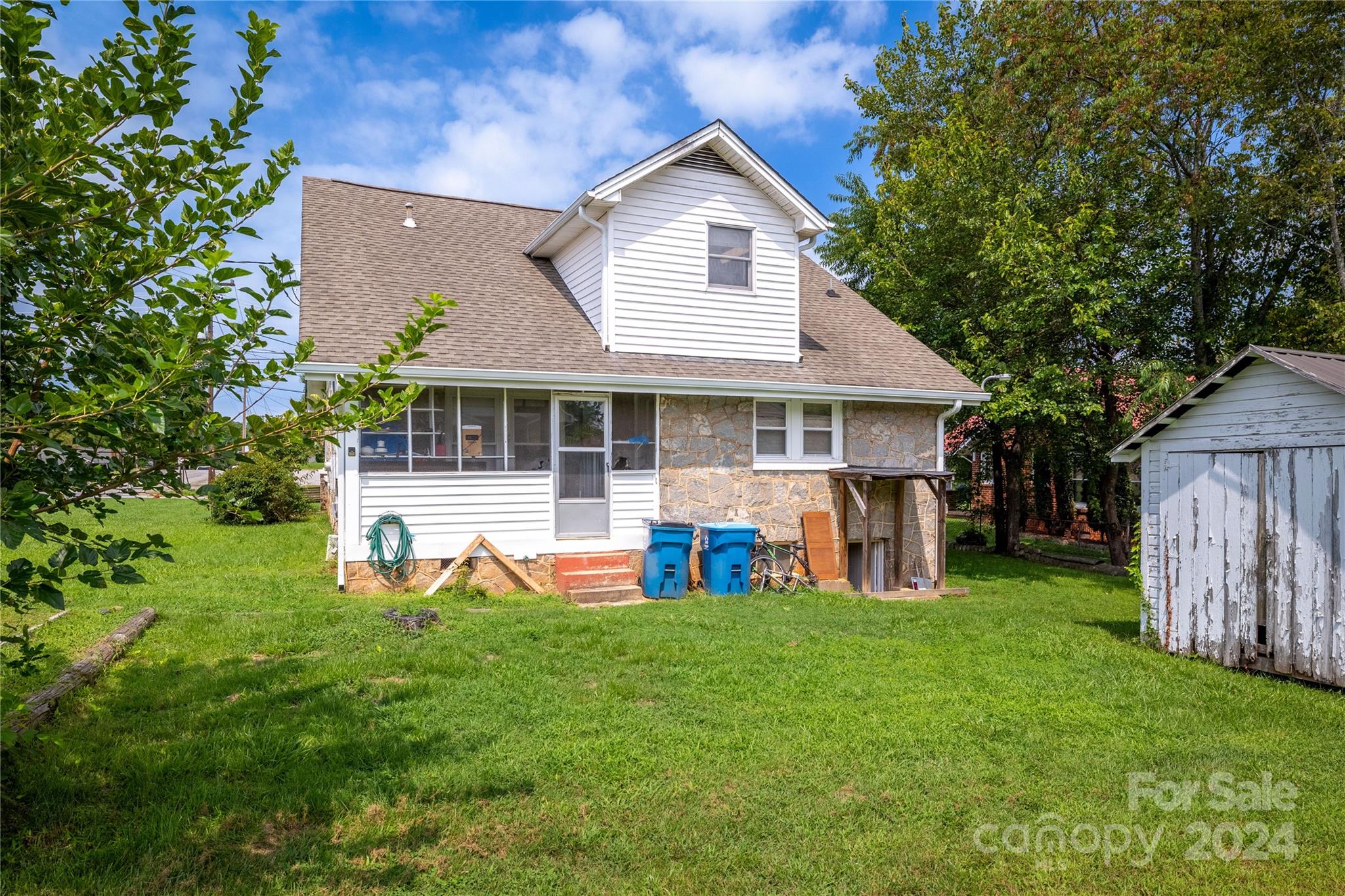 609 Praley Street SW