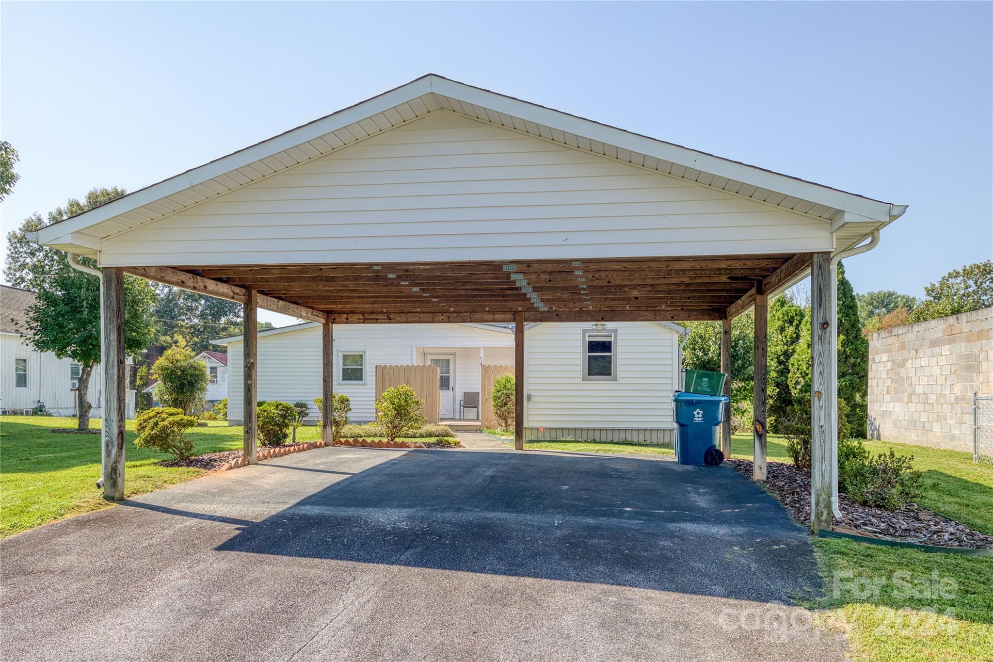 612 Lincoln Avenue NW