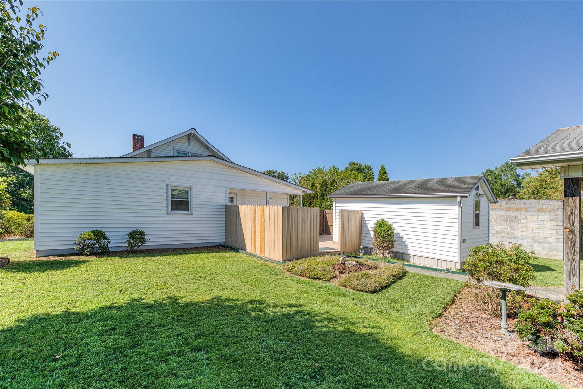 612 Lincoln Avenue NW