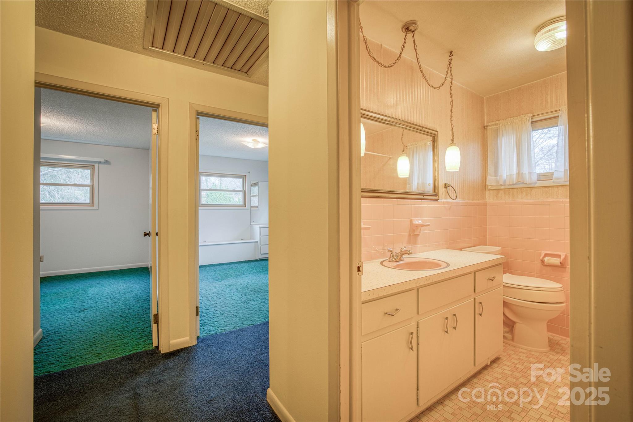 3177 Hollyhill Circle