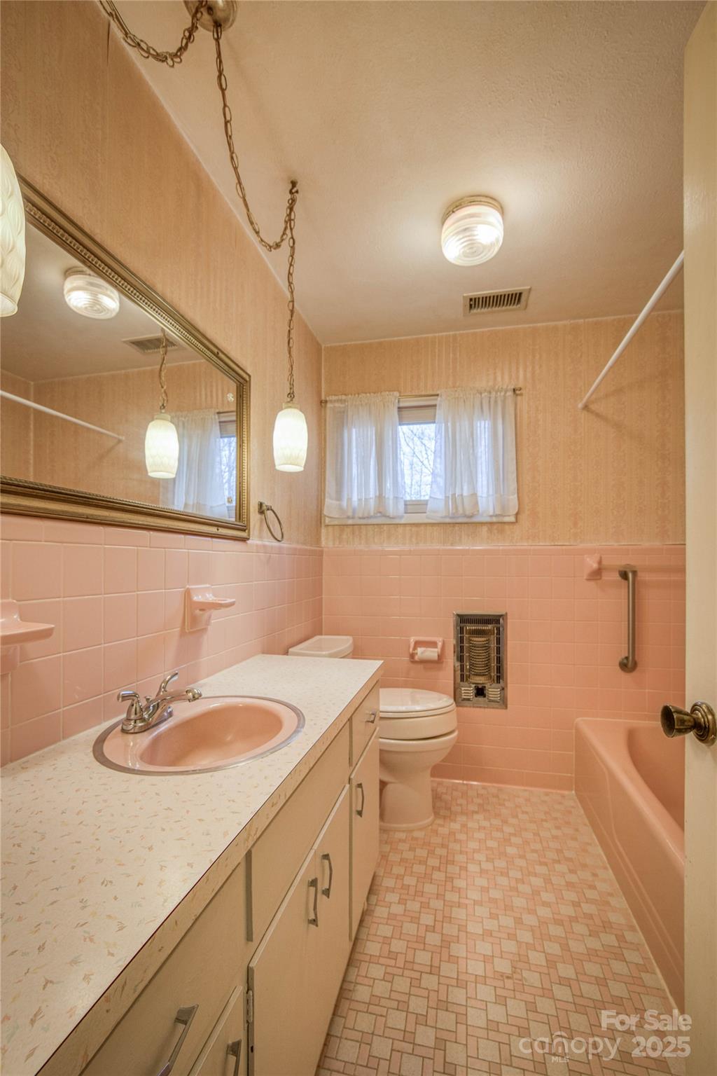3177 Hollyhill Circle