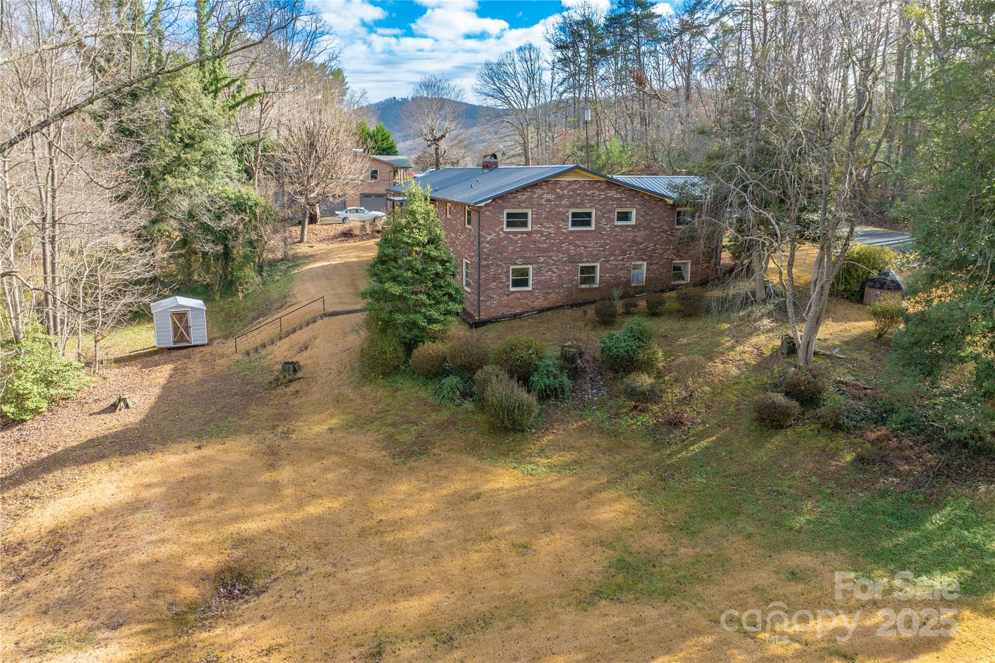 3177 Hollyhill Circle
