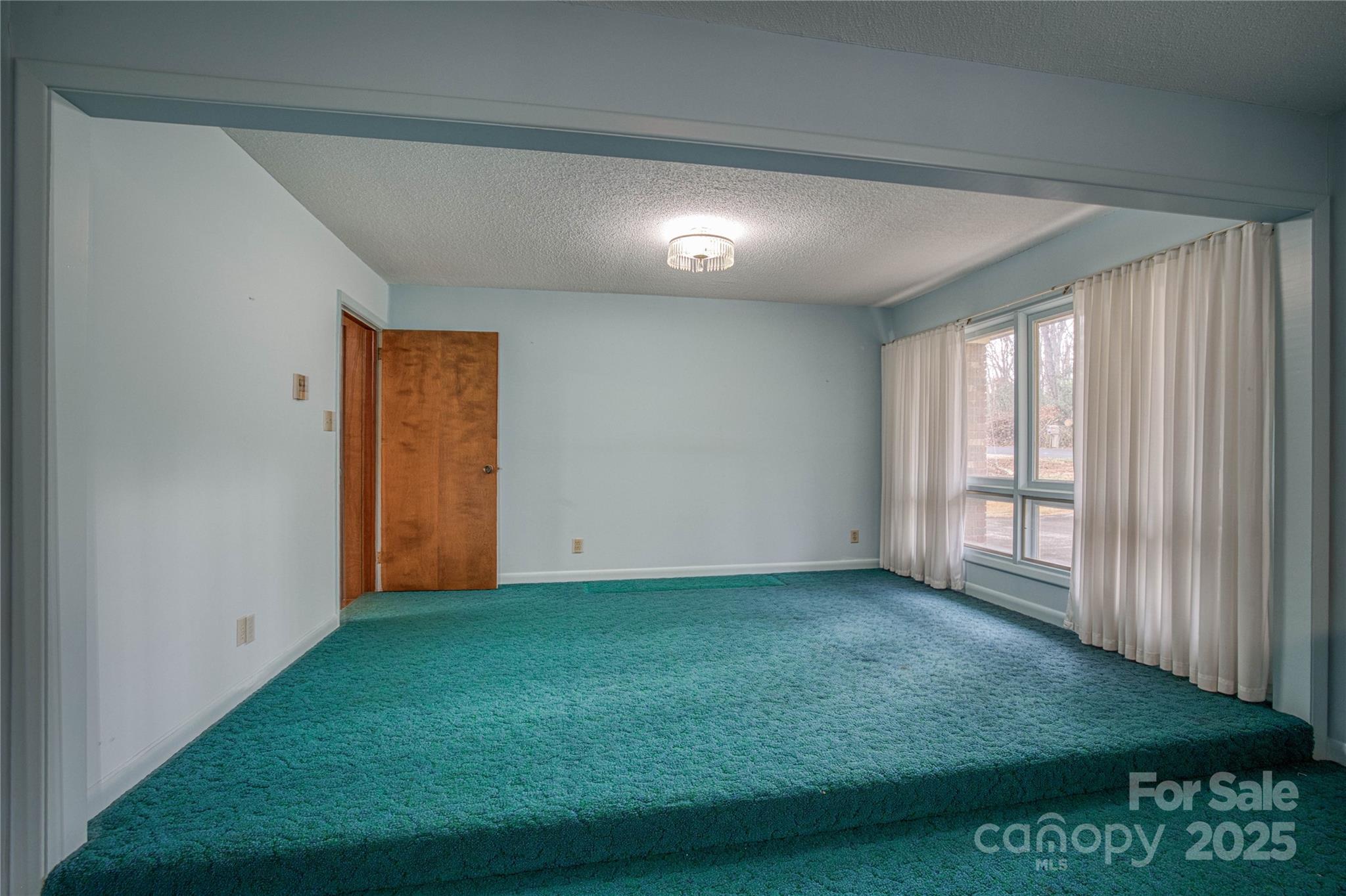 3177 Hollyhill Circle