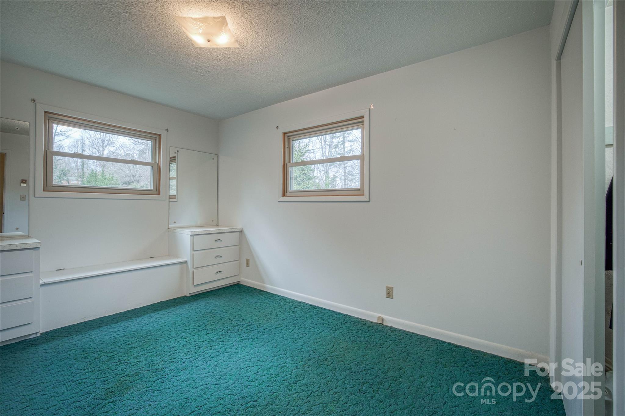 3177 Hollyhill Circle