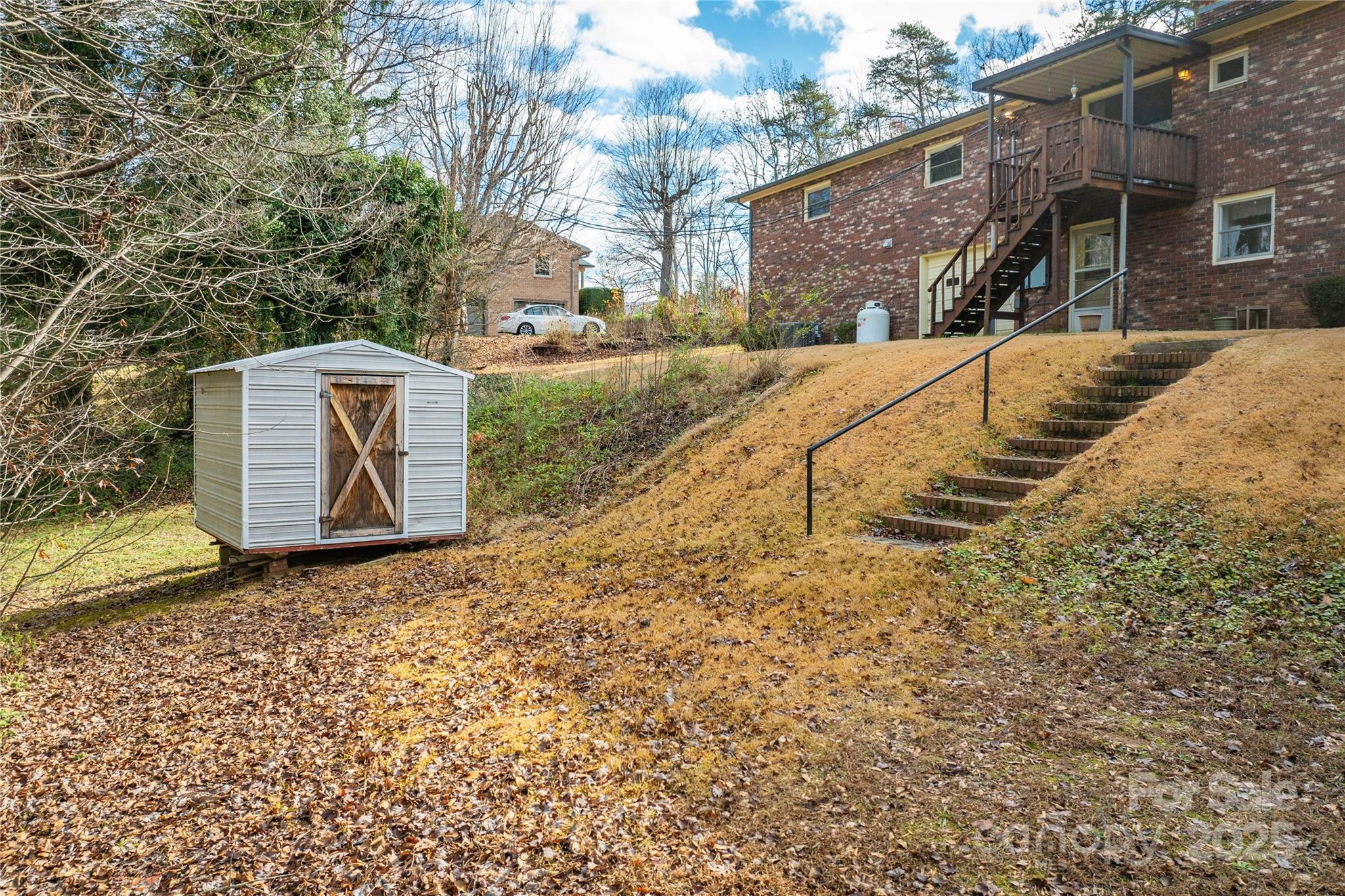 3177 Hollyhill Circle