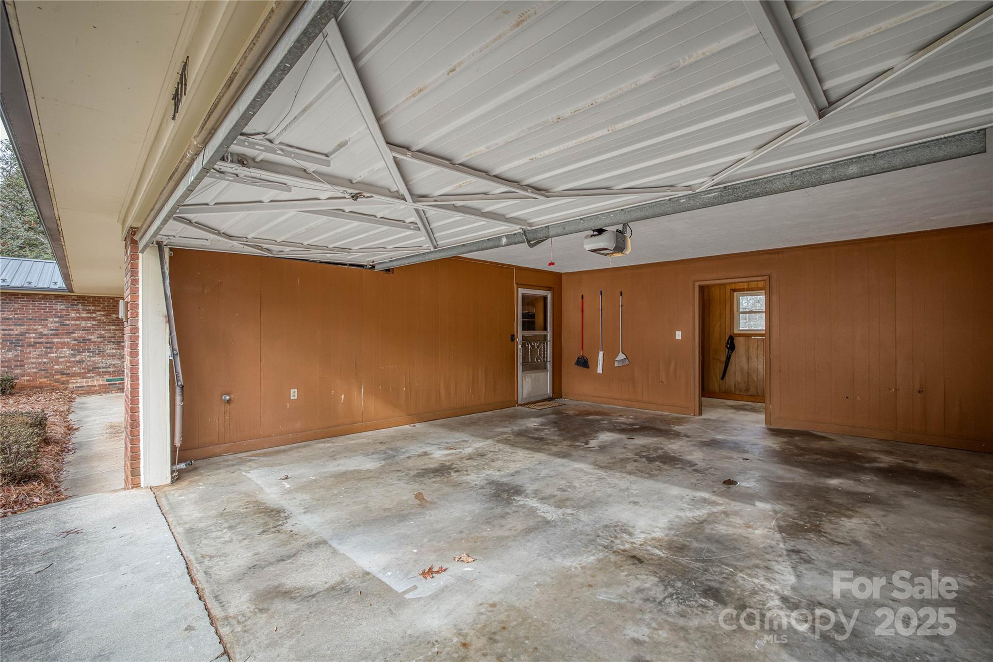 3177 Hollyhill Circle