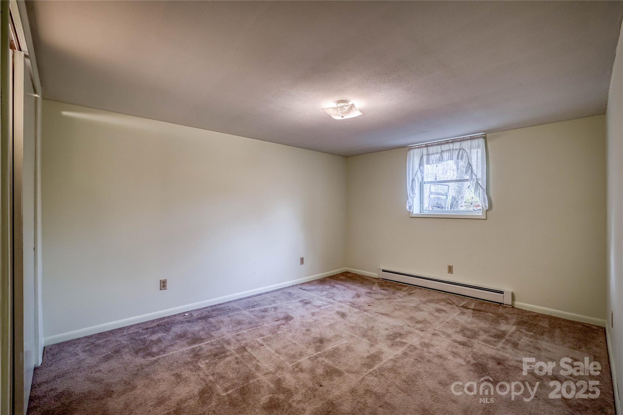 3177 Hollyhill Circle