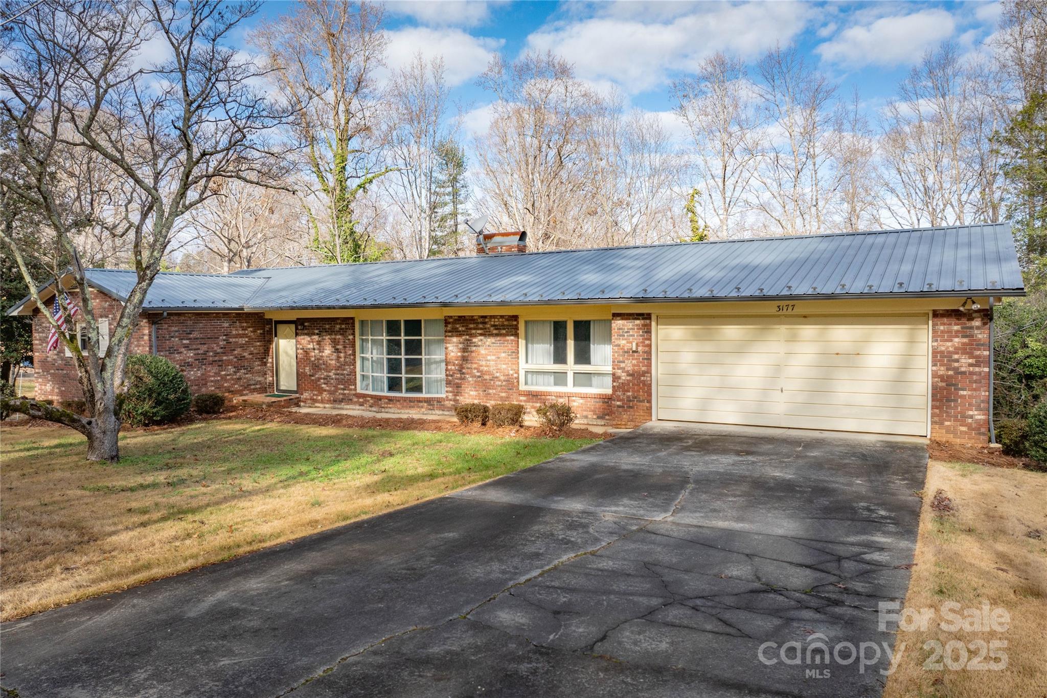 3177 Hollyhill Circle