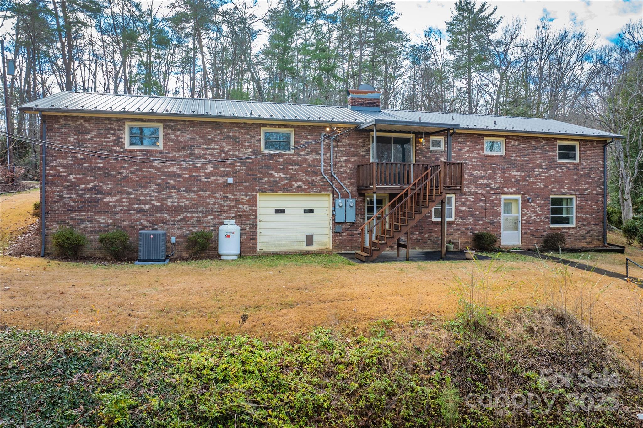 3177 Hollyhill Circle