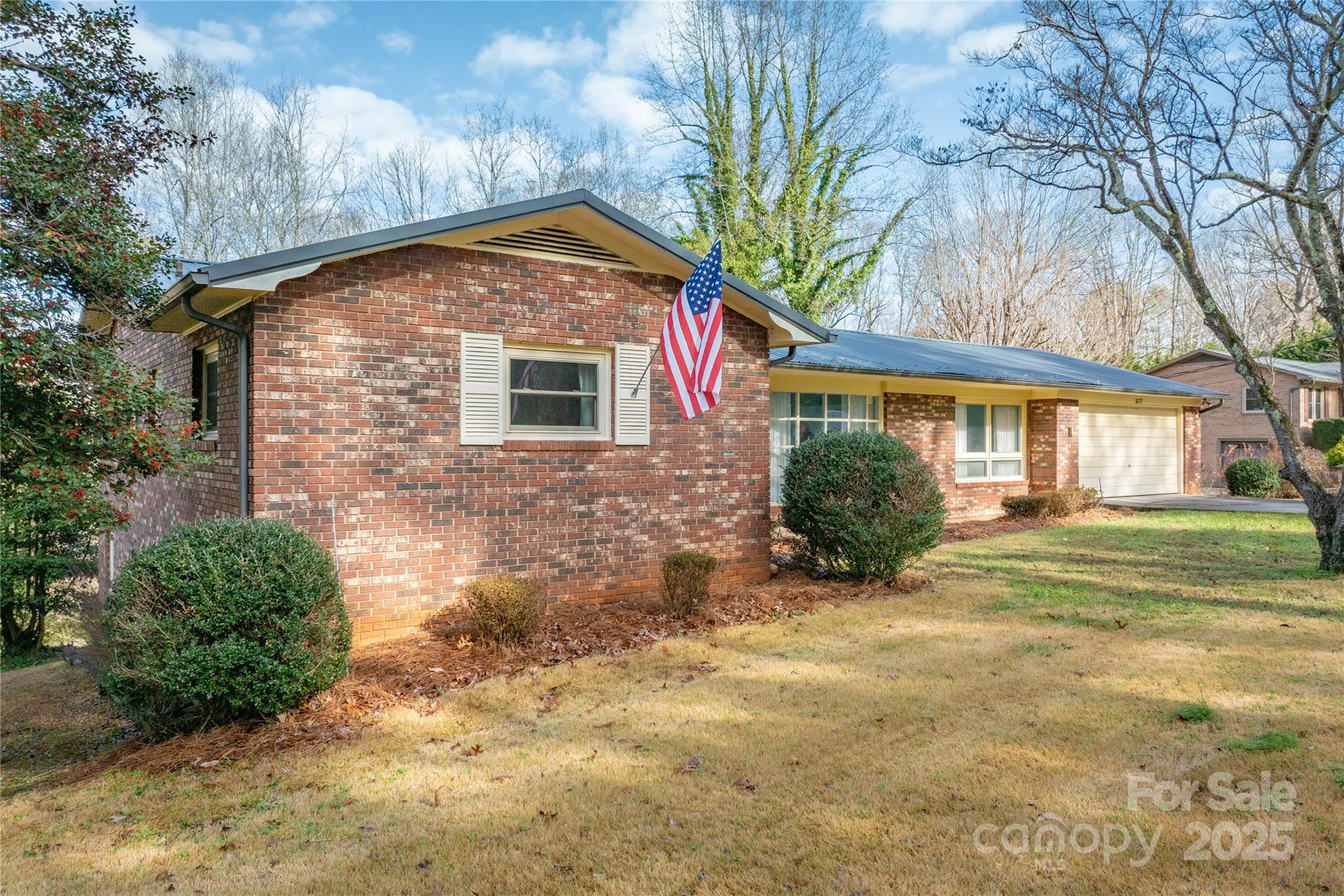 3177 Hollyhill Circle