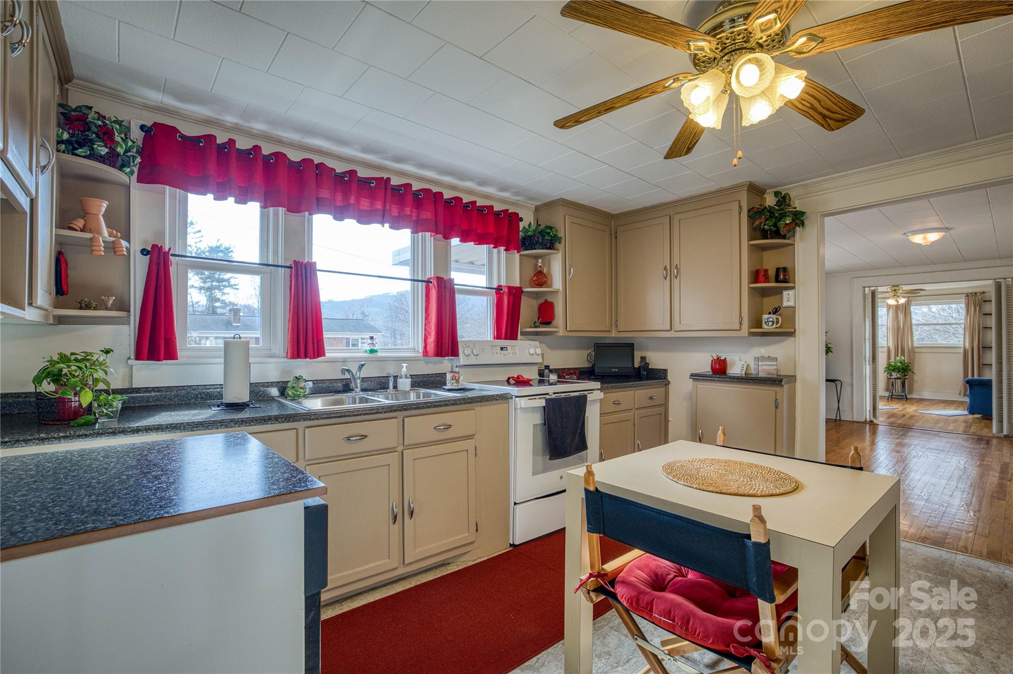 704 Wilson Avenue SW