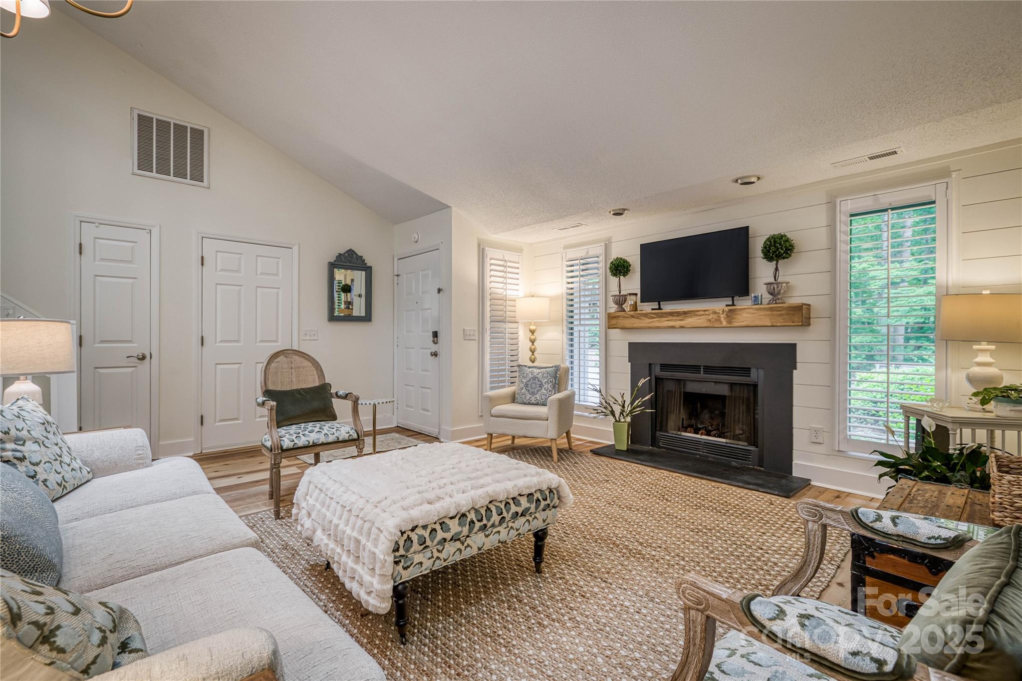 206 Independence Trail