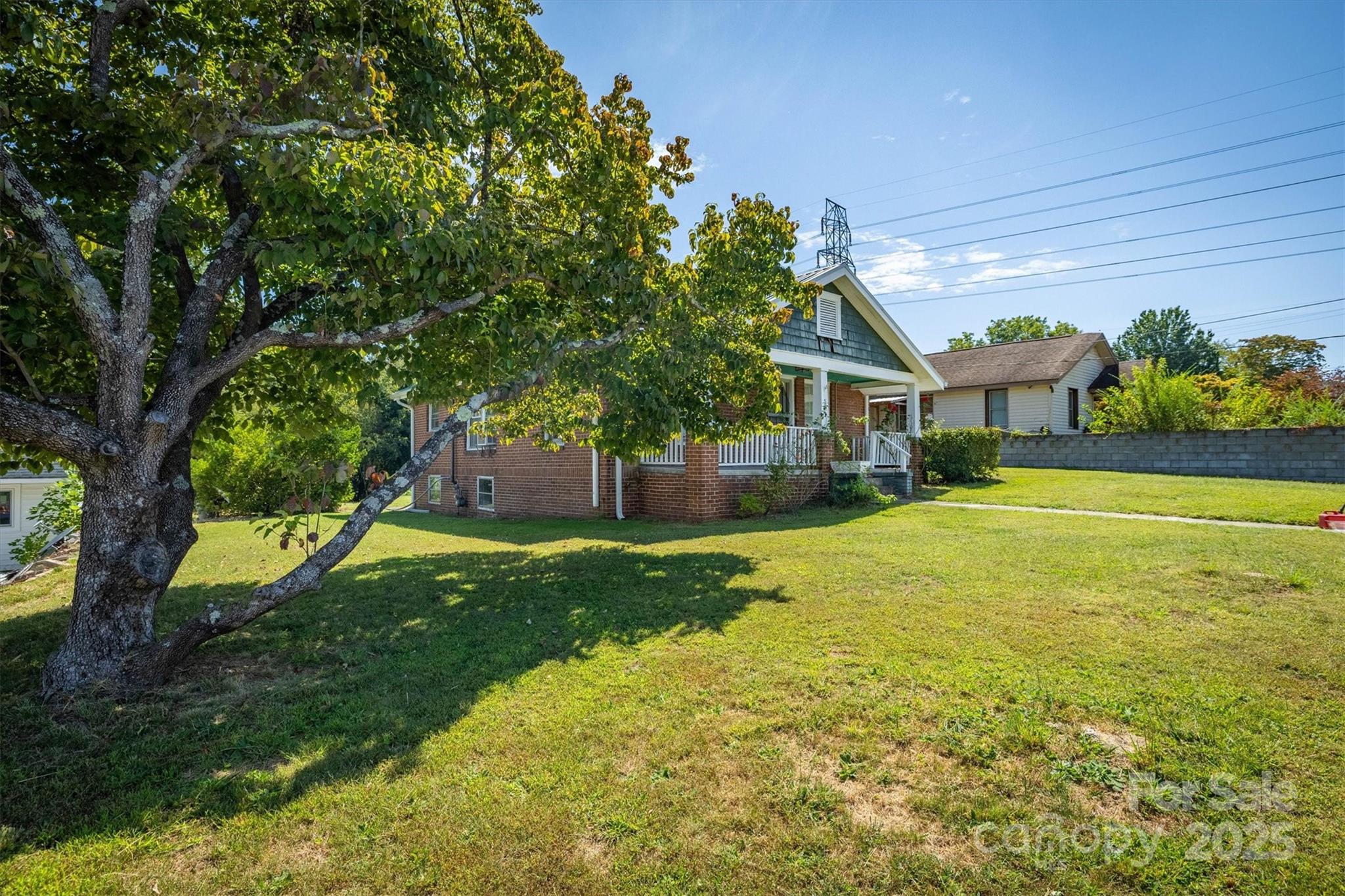 521 Praley Street SW
