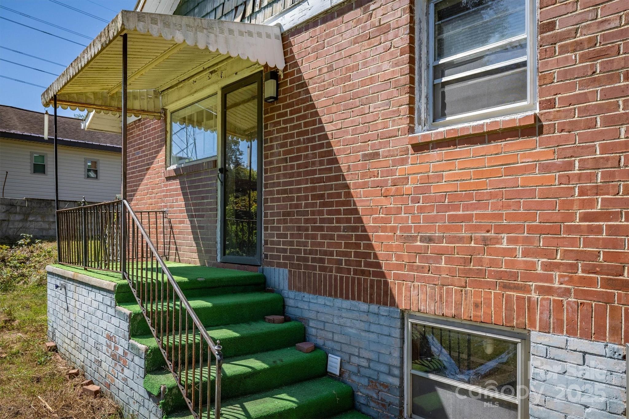 521 Praley Street SW
