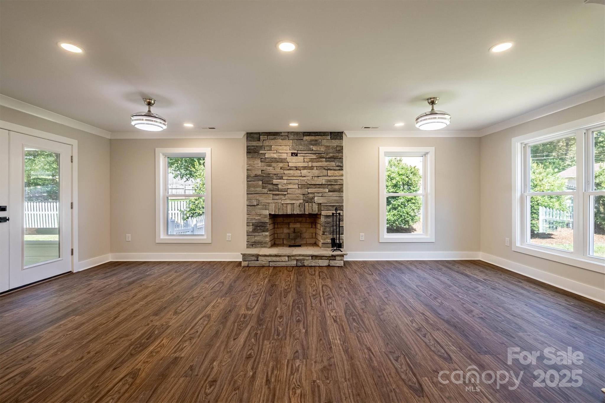 2912 Woodstream Drive