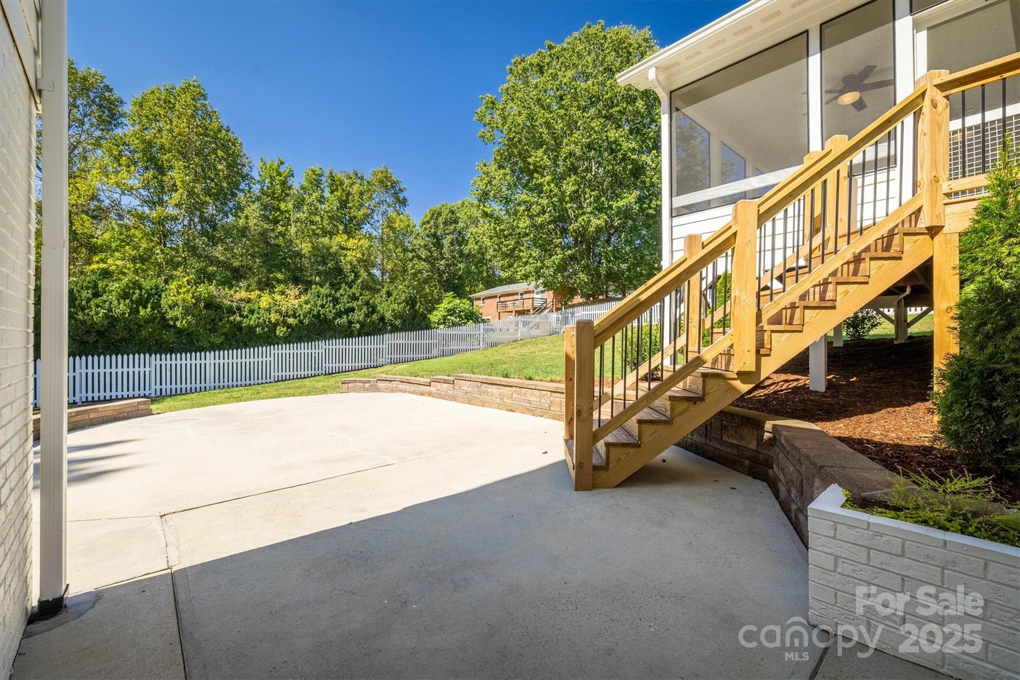 2912 Woodstream Drive