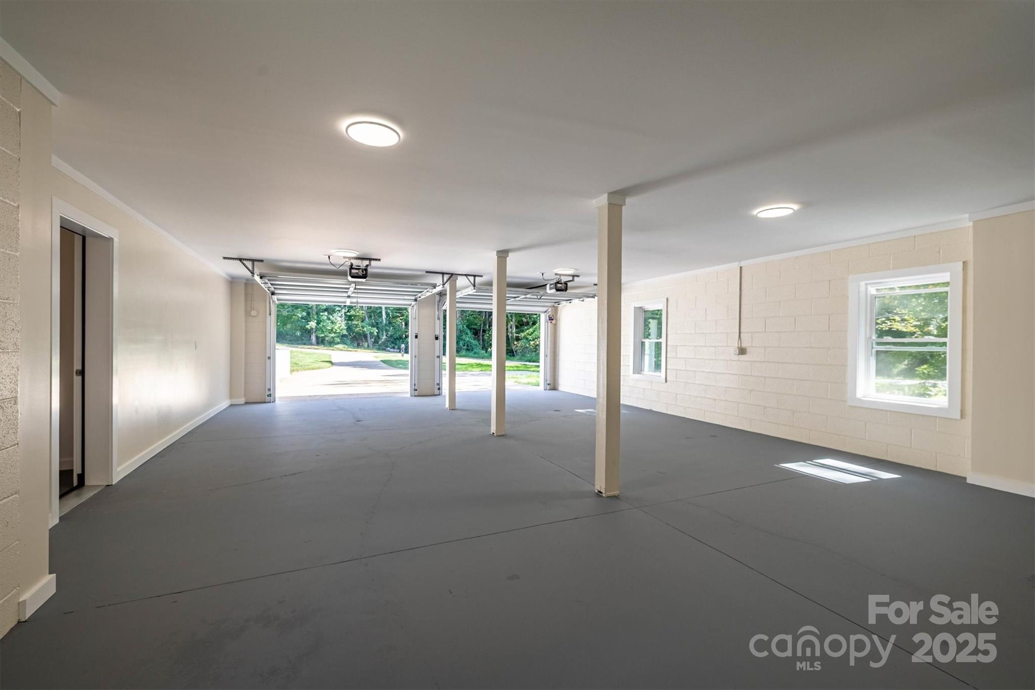 2912 Woodstream Drive