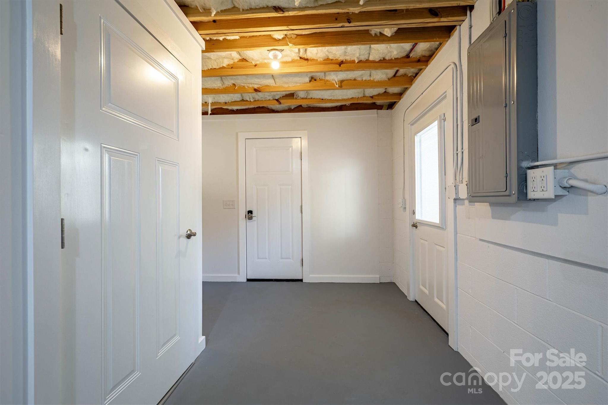 2912 Woodstream Drive