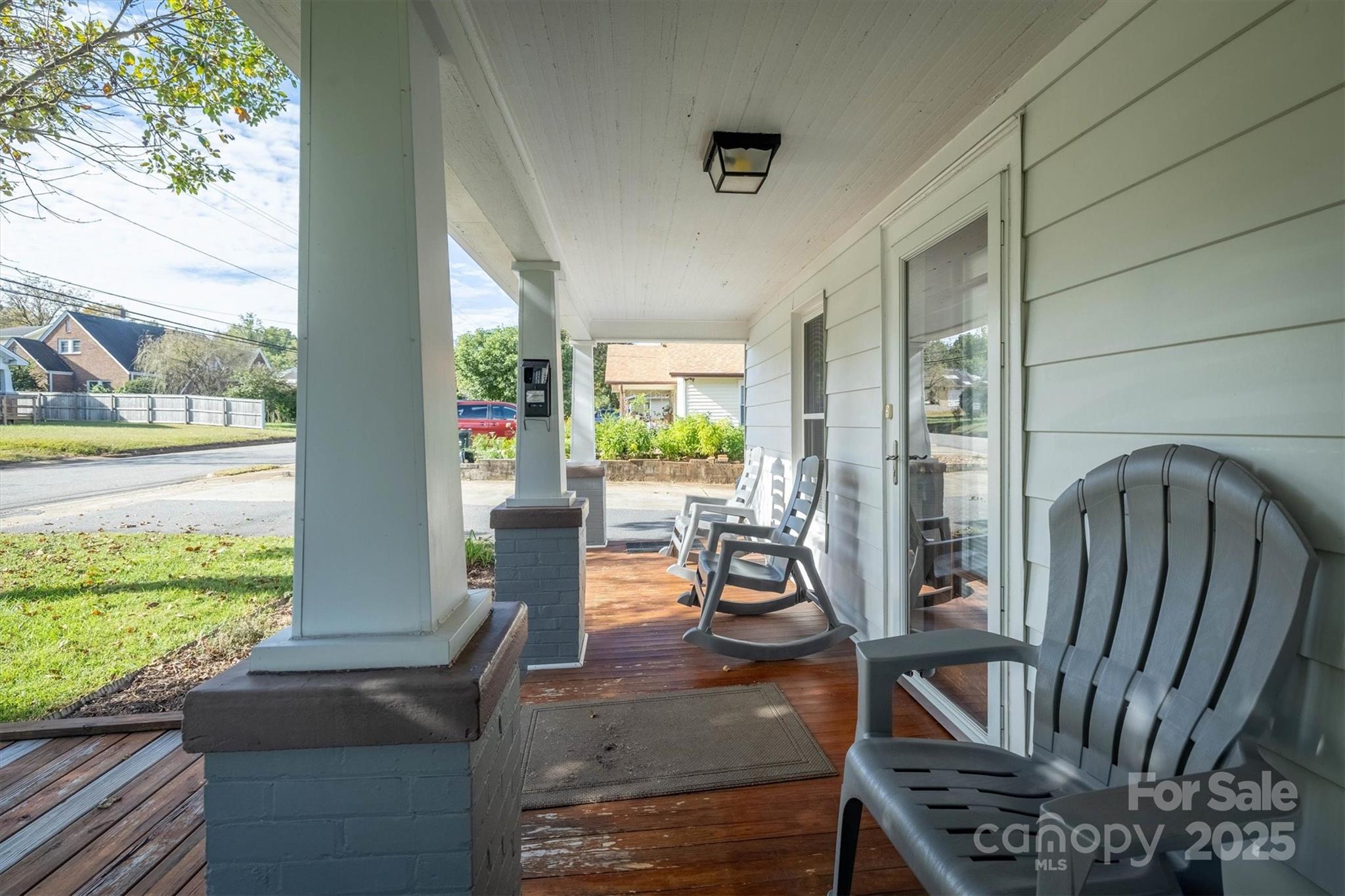 609 E Concord Street