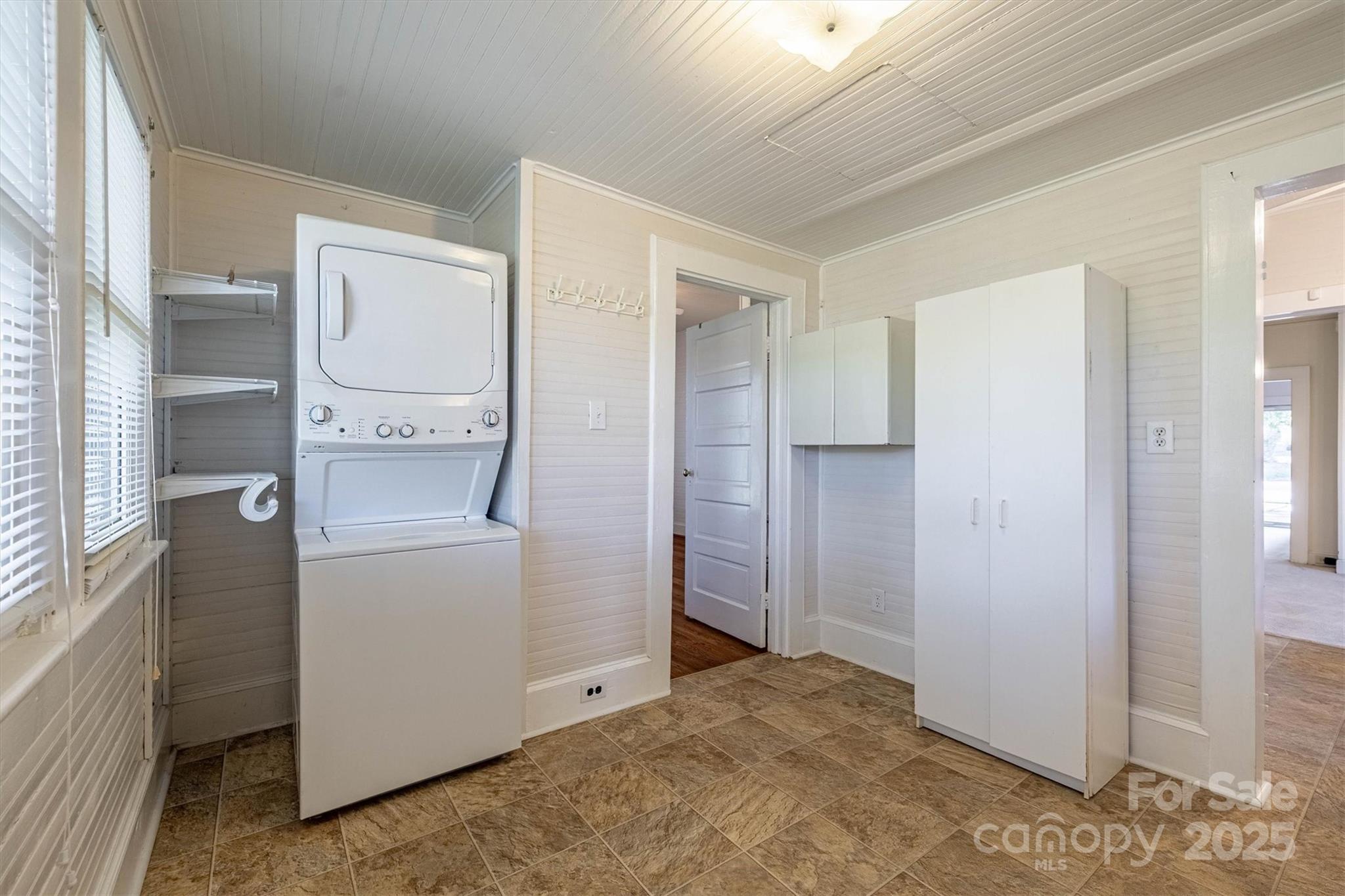 609 E Concord Street