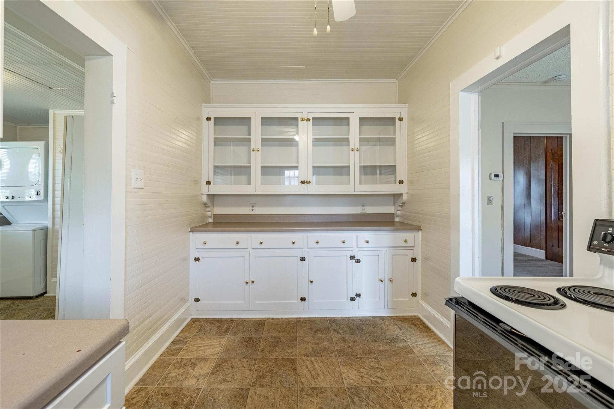 609 E Concord Street