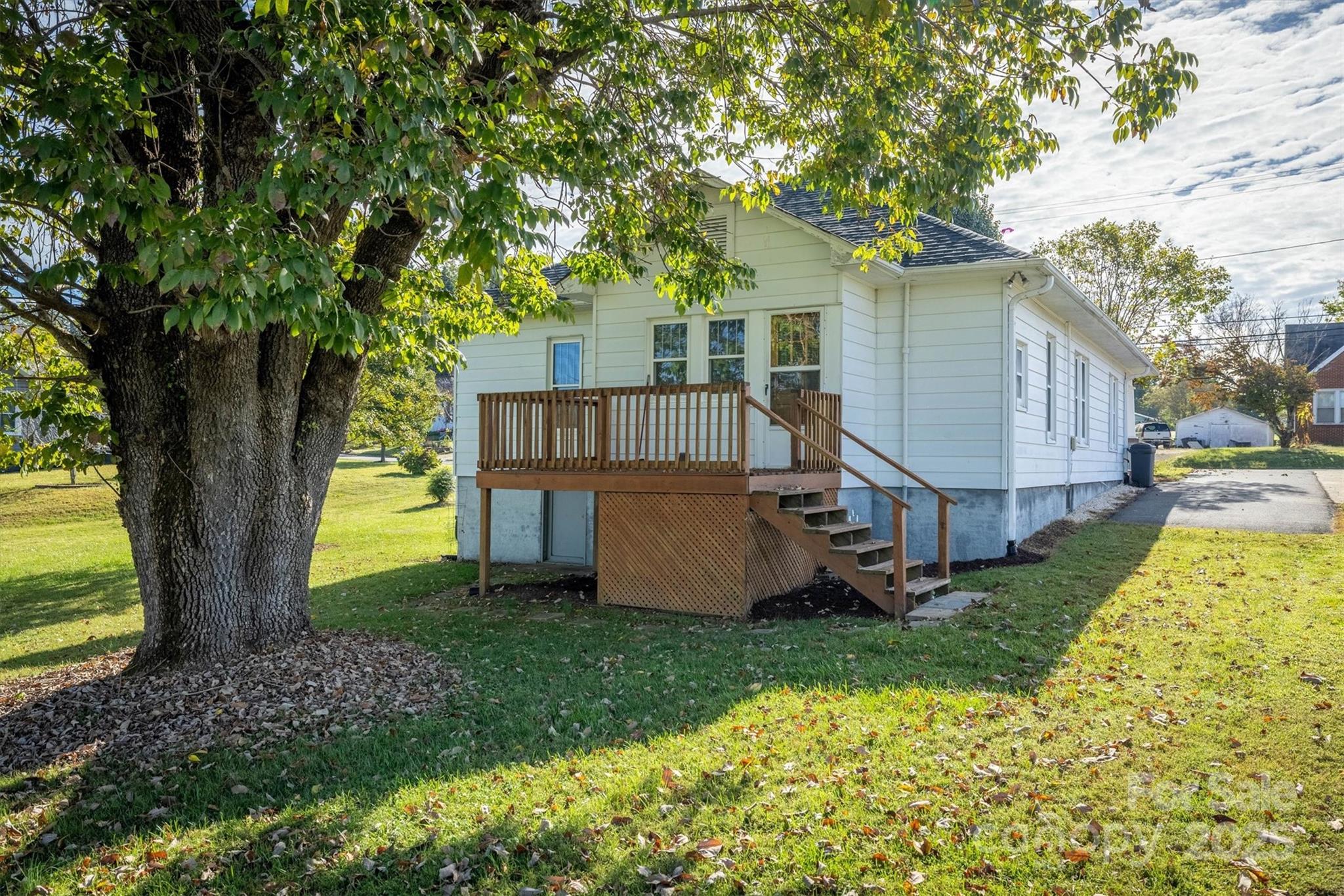 609 E Concord Street