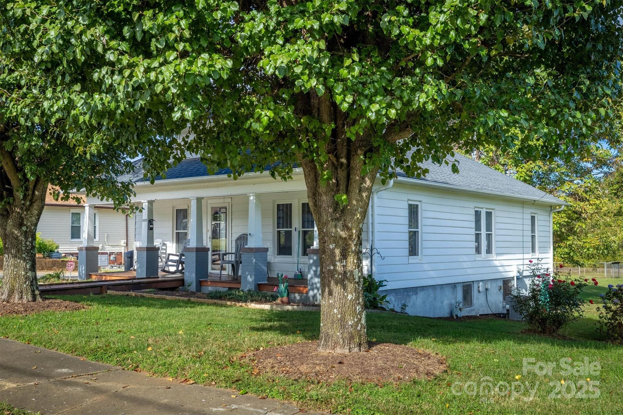 609 E Concord Street