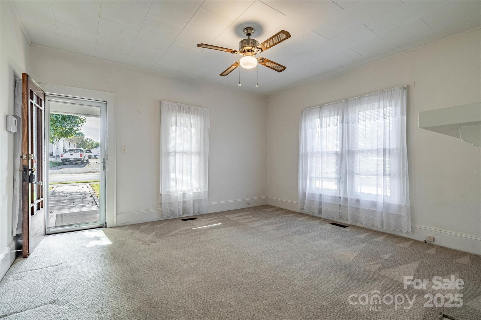 609 E Concord Street