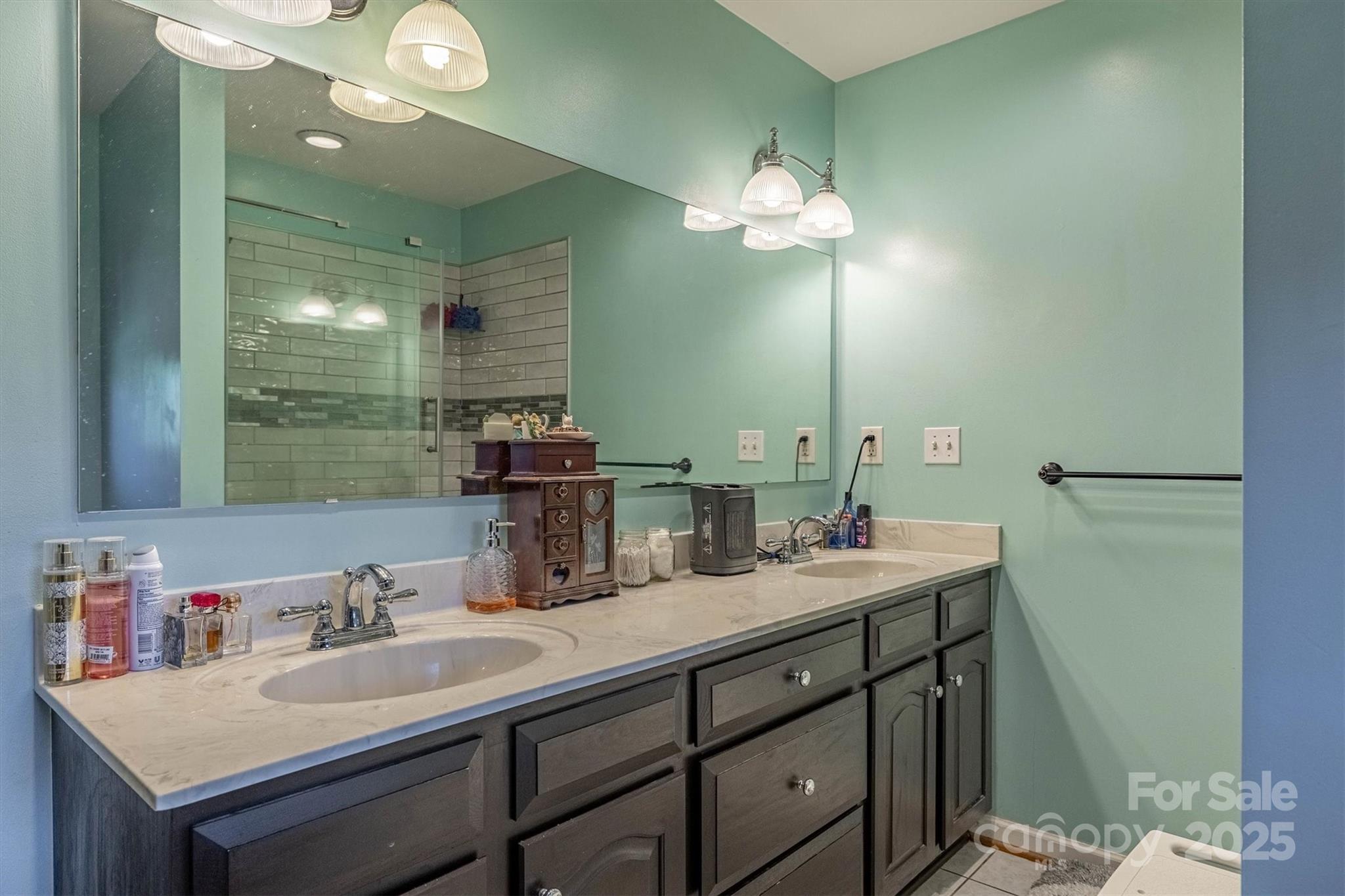 1341 36th Avenue Drive NE