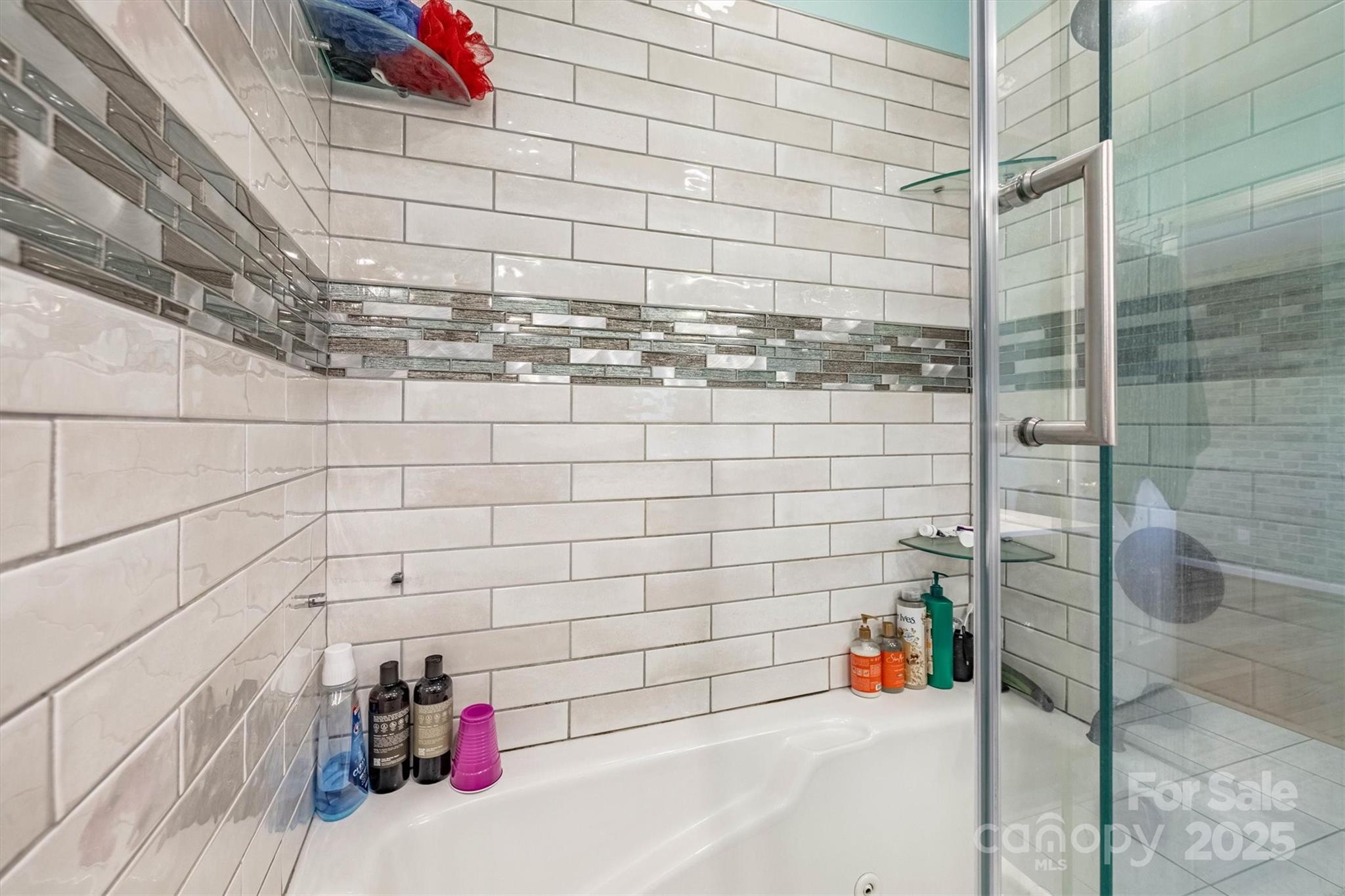 1341 36th Avenue Drive NE