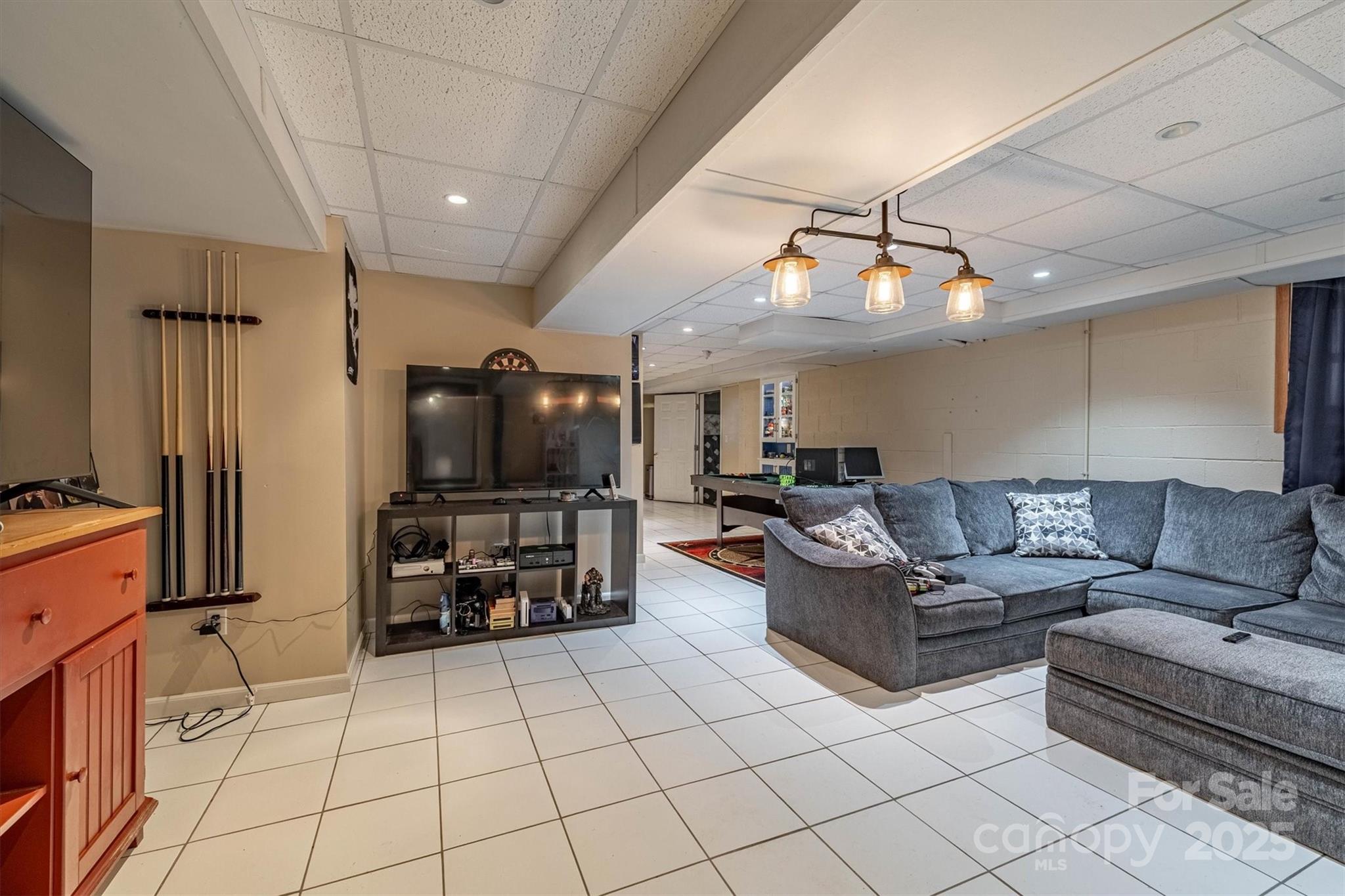 1341 36th Avenue Drive NE