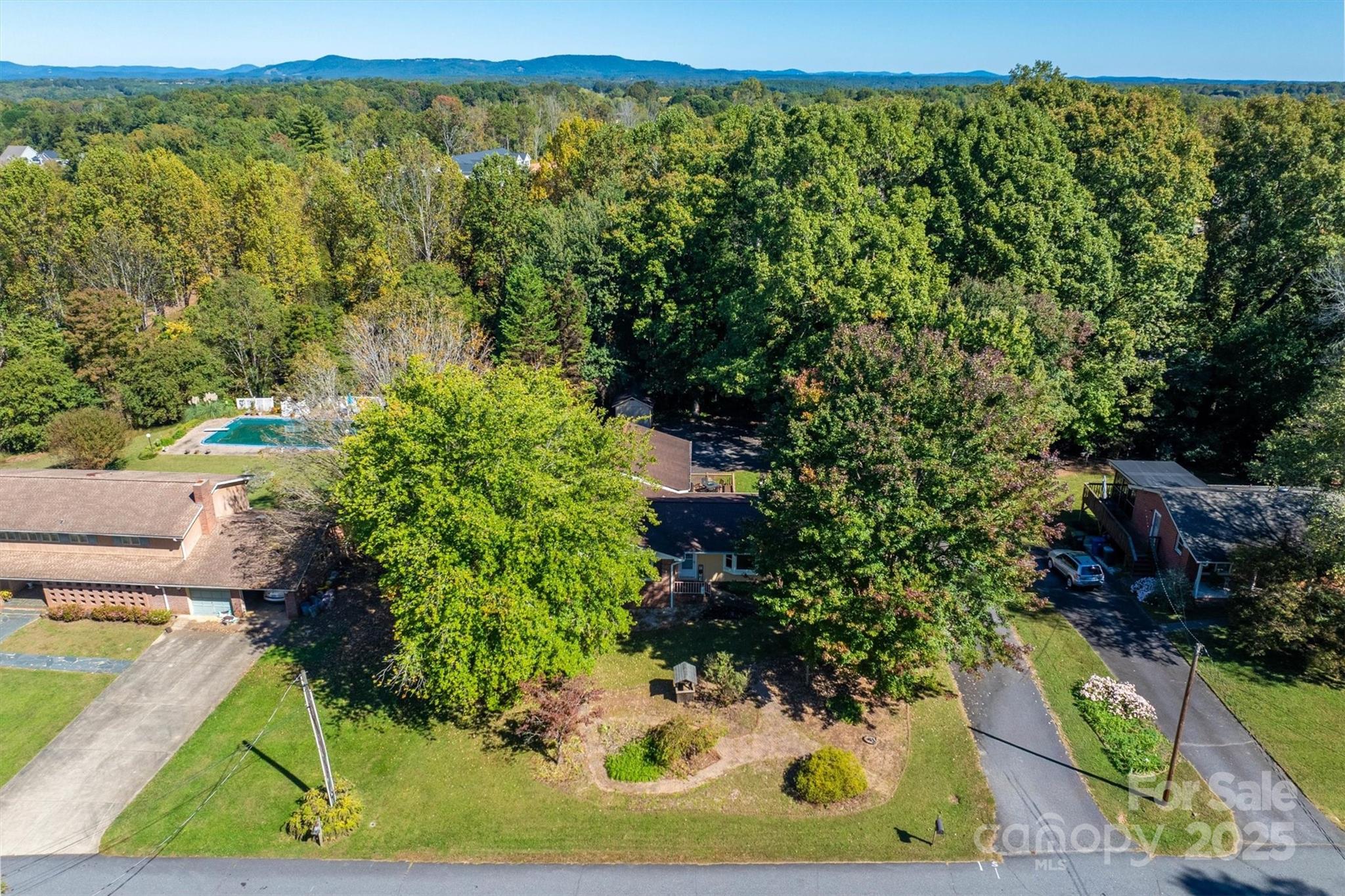 1341 36th Avenue Drive NE