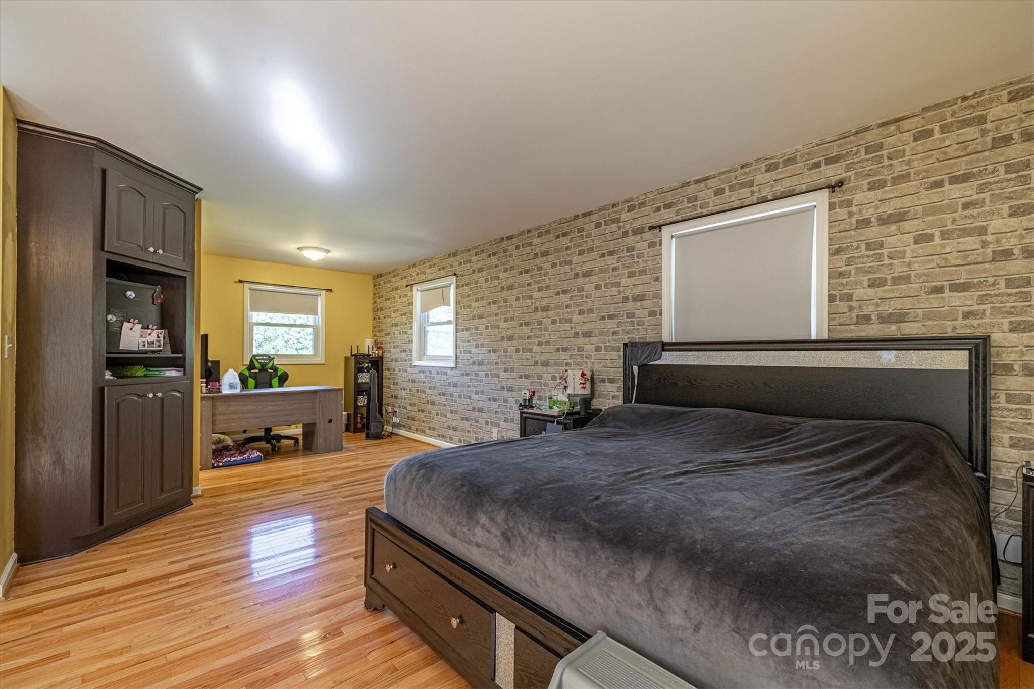 1341 36th Avenue Drive NE