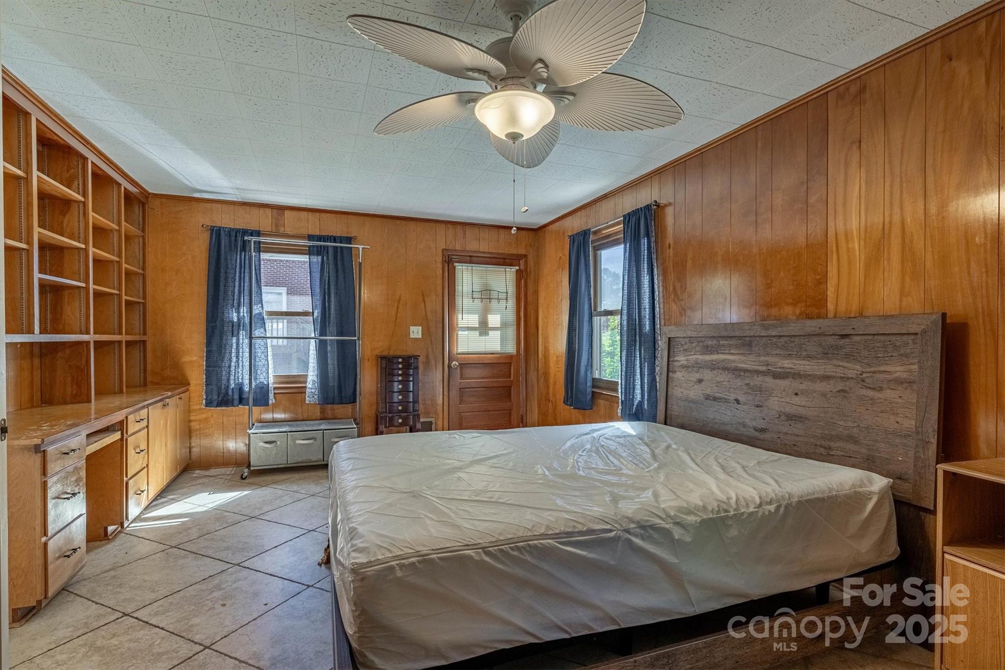 1341 36th Avenue Drive NE