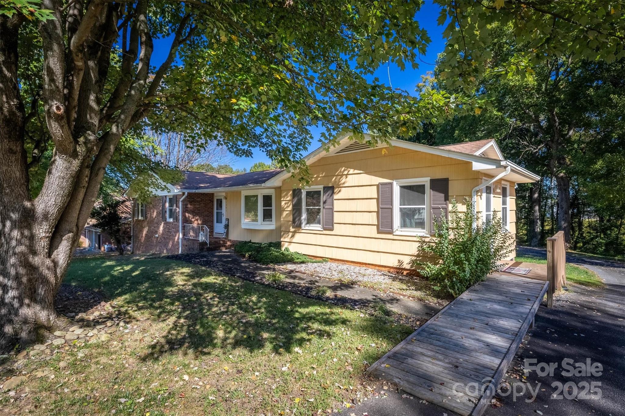 1341 36th Avenue Drive NE