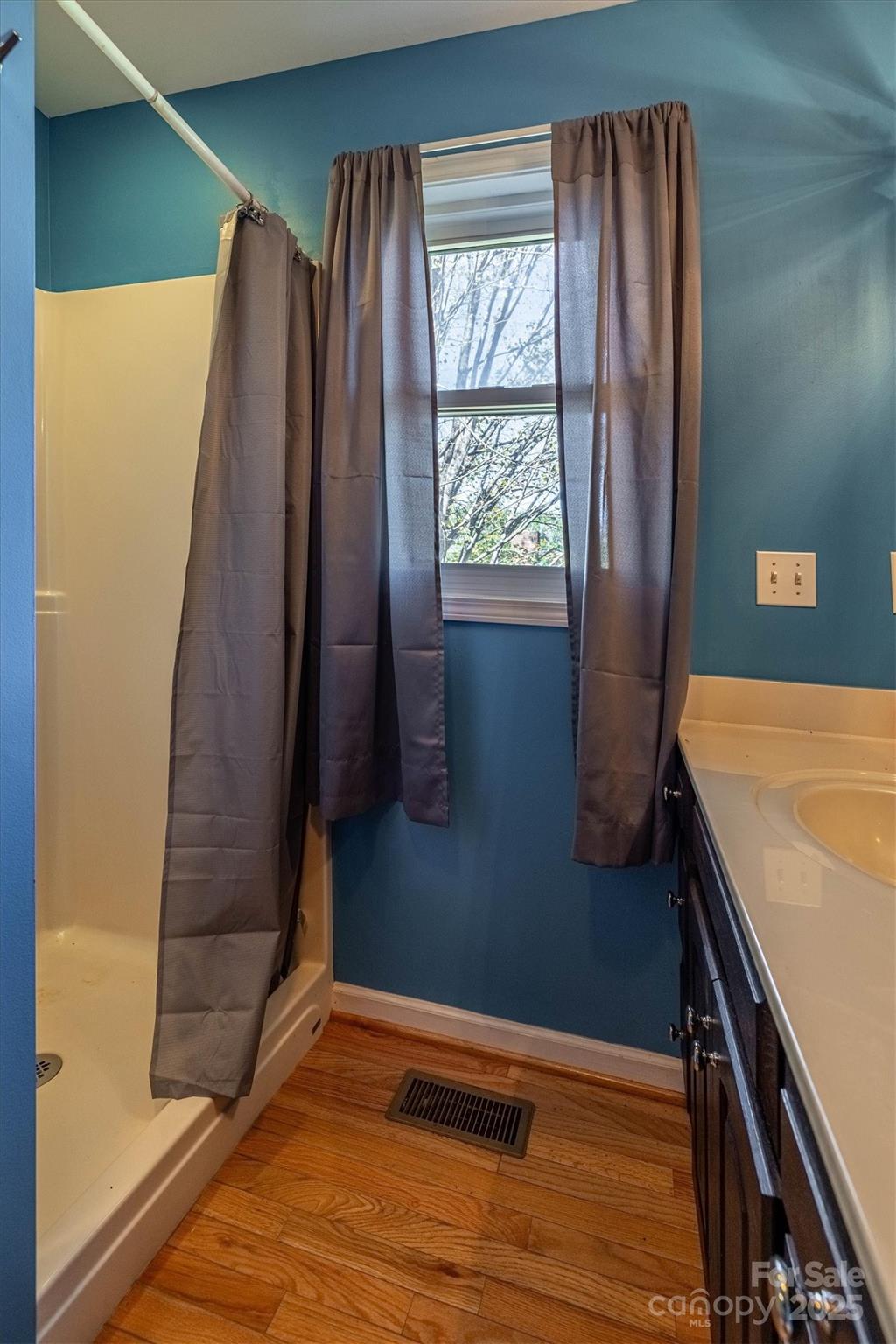 1341 36th Avenue Drive NE