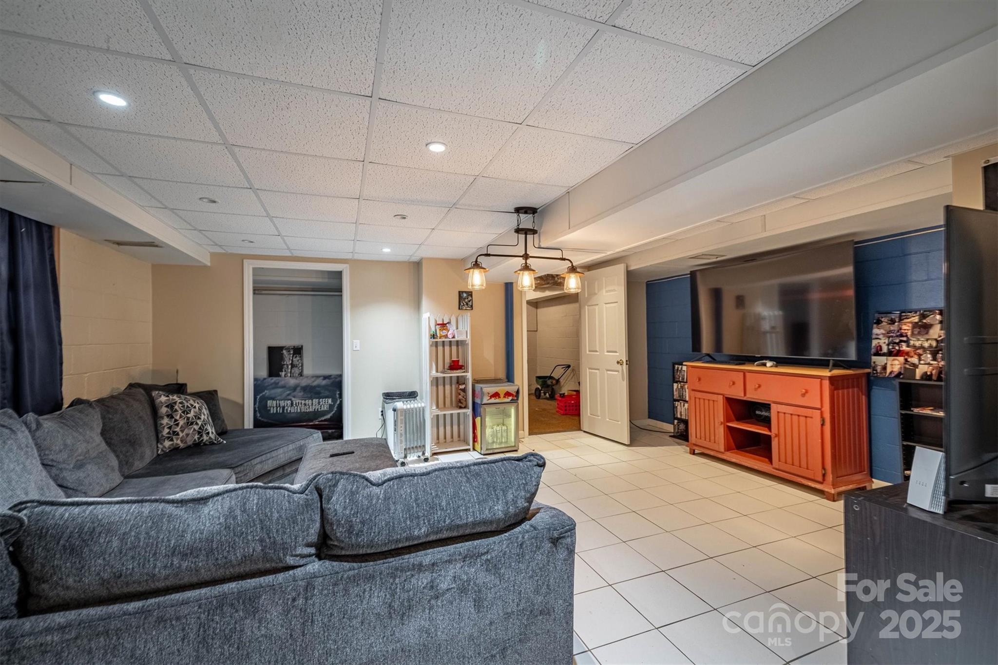 1341 36th Avenue Drive NE