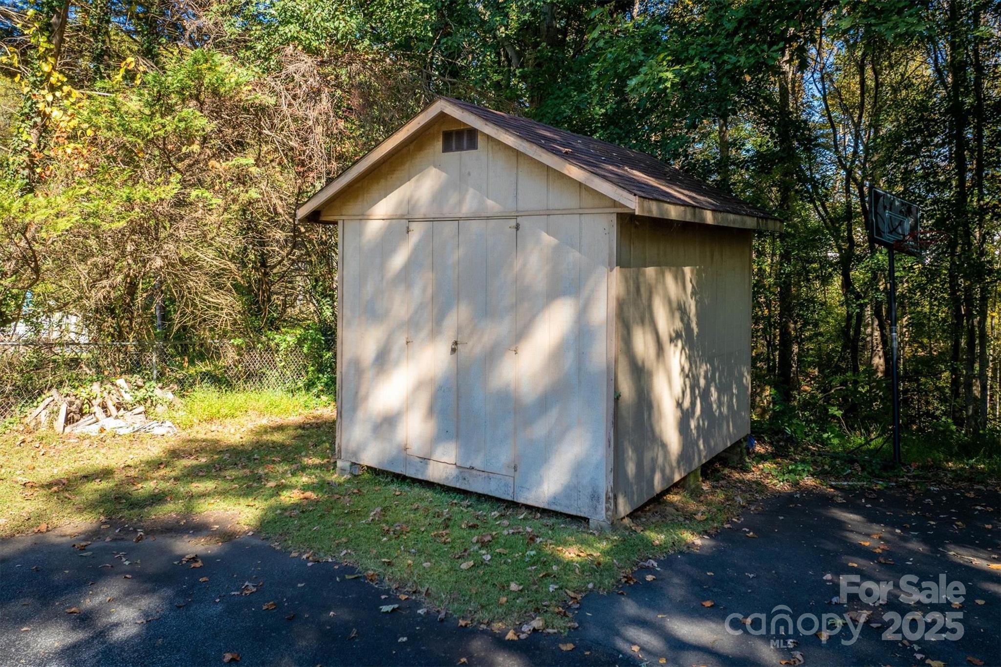 1341 36th Avenue Drive NE